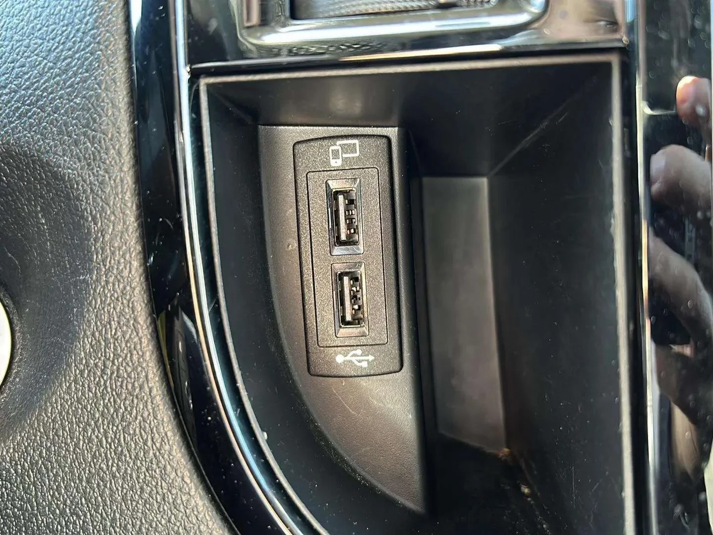 Mercedes-Benz-Vito-image-17