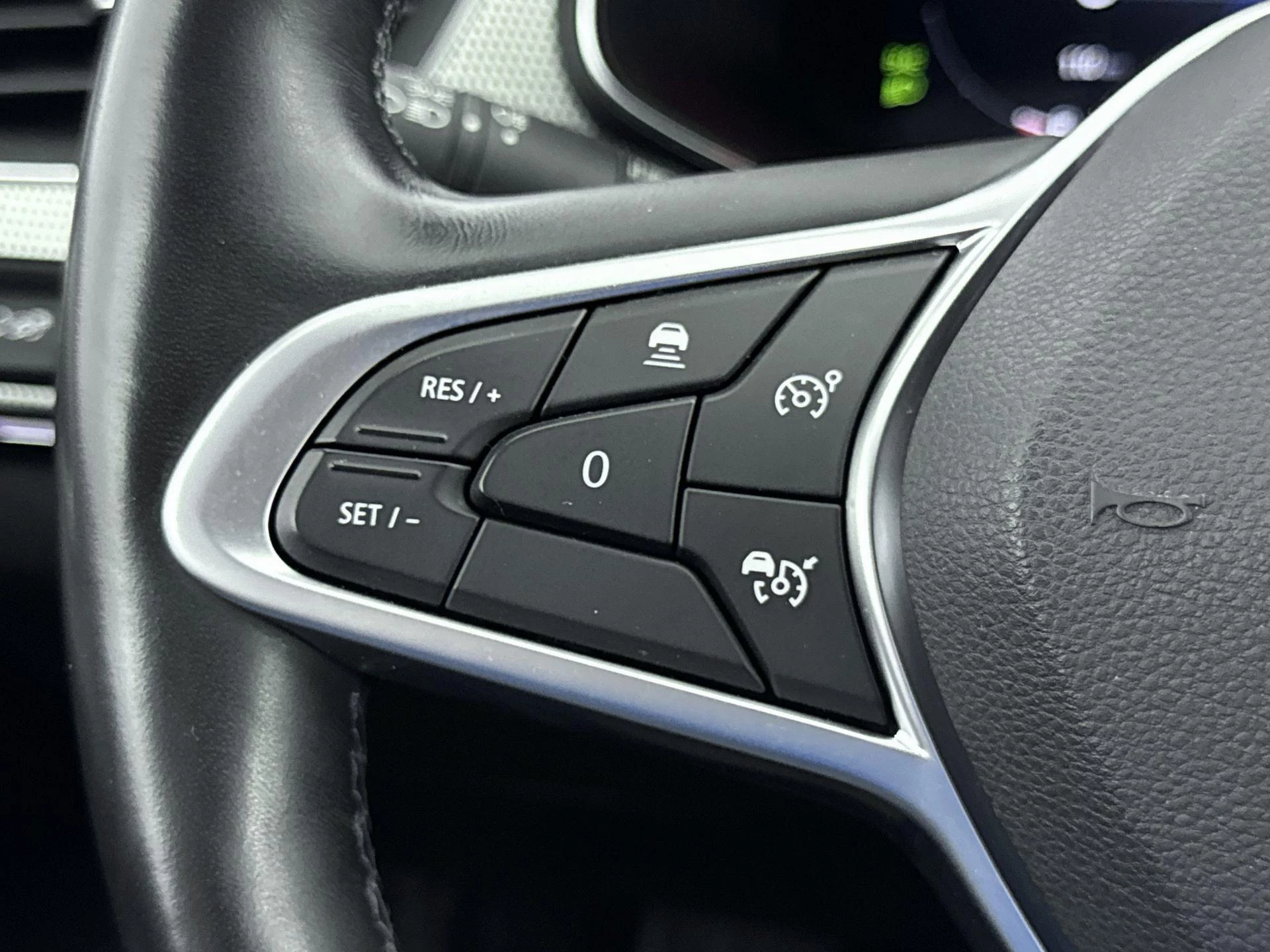 Renault-Arkana-image-19