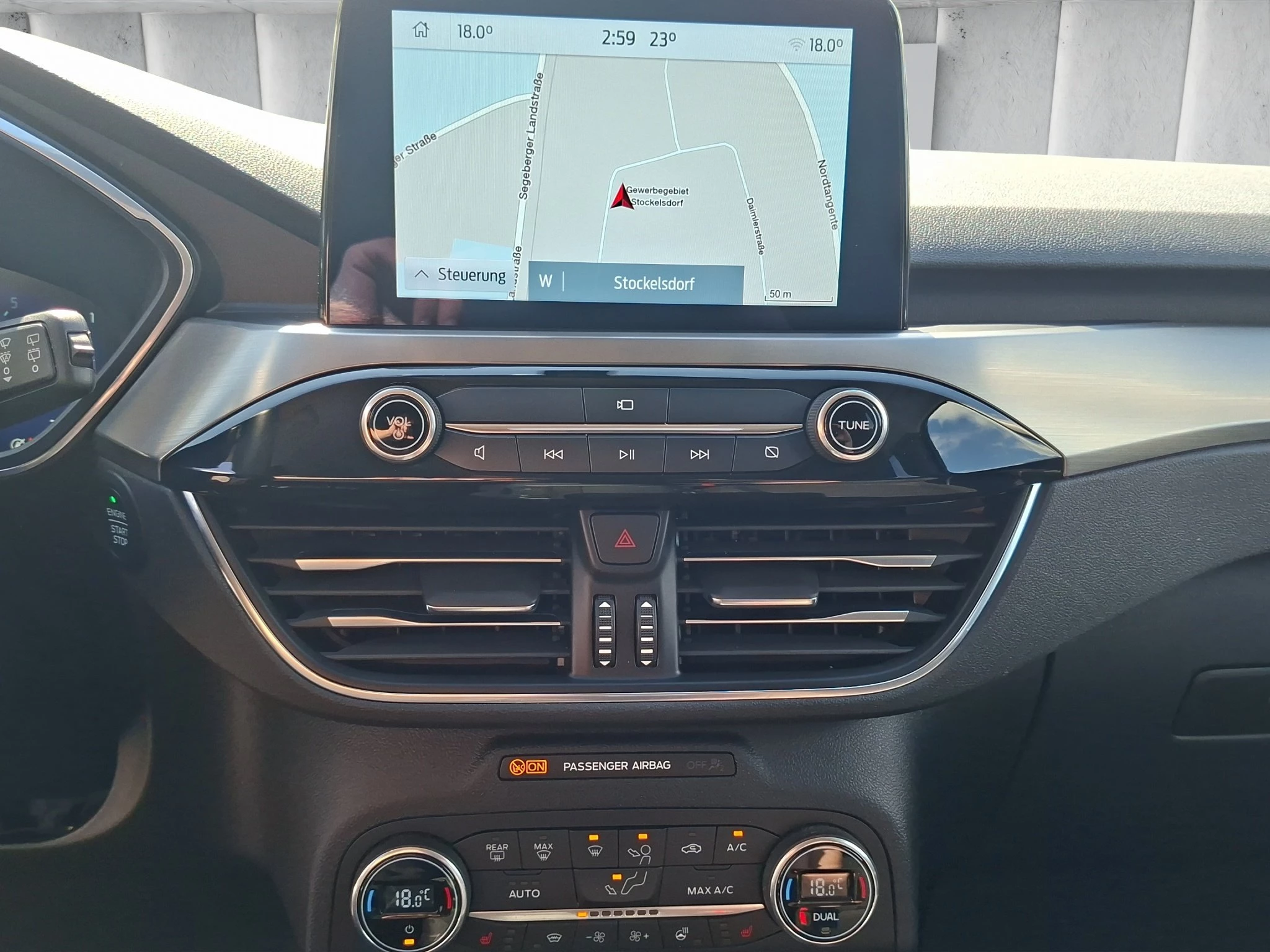 Ford Kuga Titanium 1.5 EB GJR | ACC | RFK | SHZ | PDC | LMF | Navi | Klima | BT