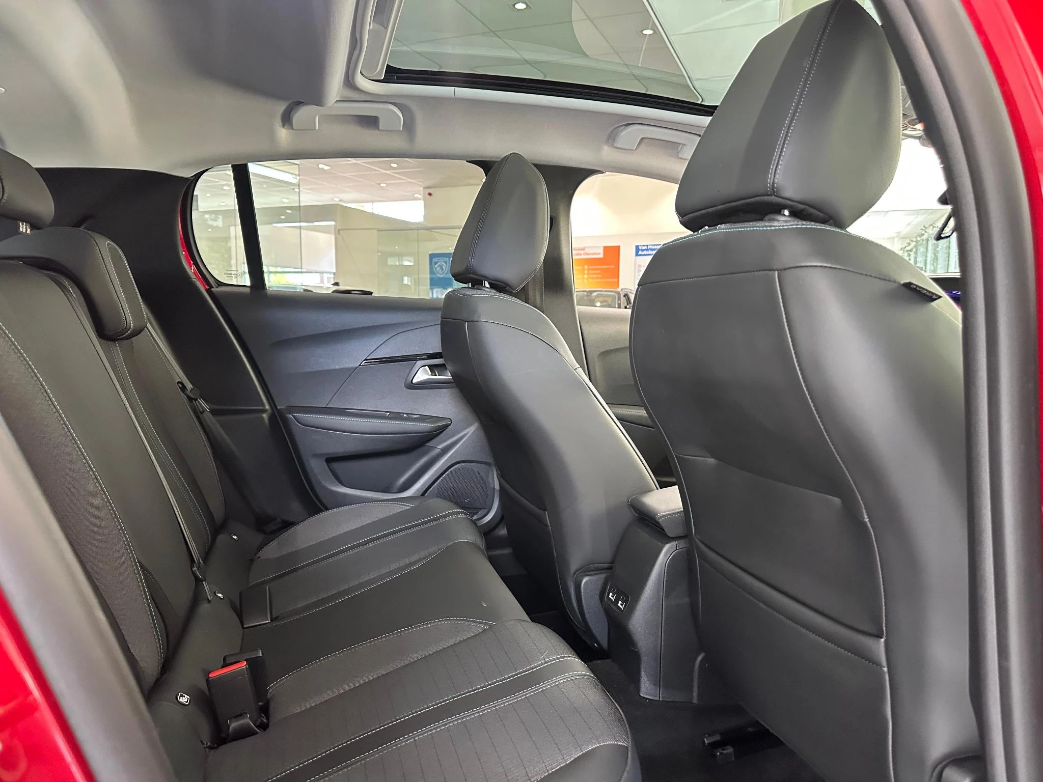 Peugeot-208-image-10