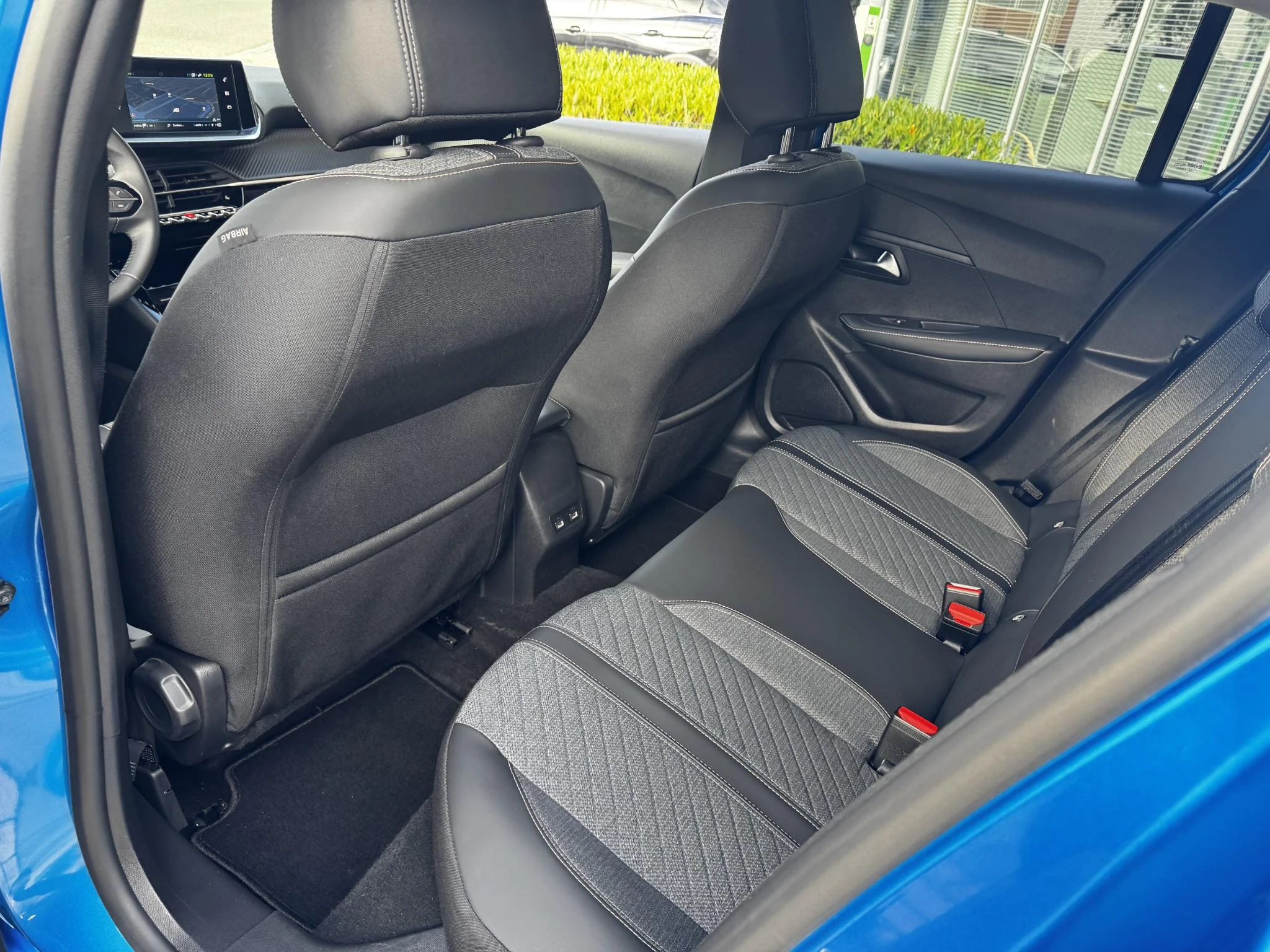 Peugeot-e-208-image-20
