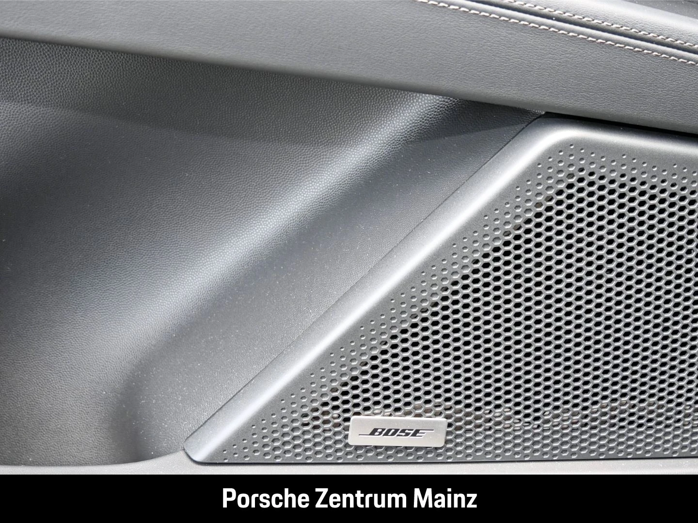 Porsche Cayenne Turbo Electric Active-Ride HA-Lenkung turbo