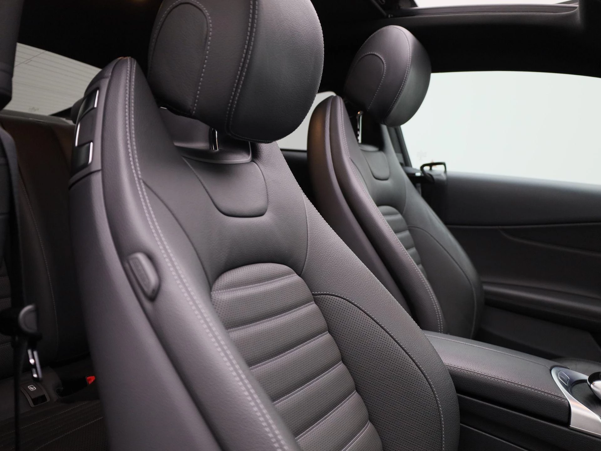 Mercedes-Benz-C-Klasse-image-38