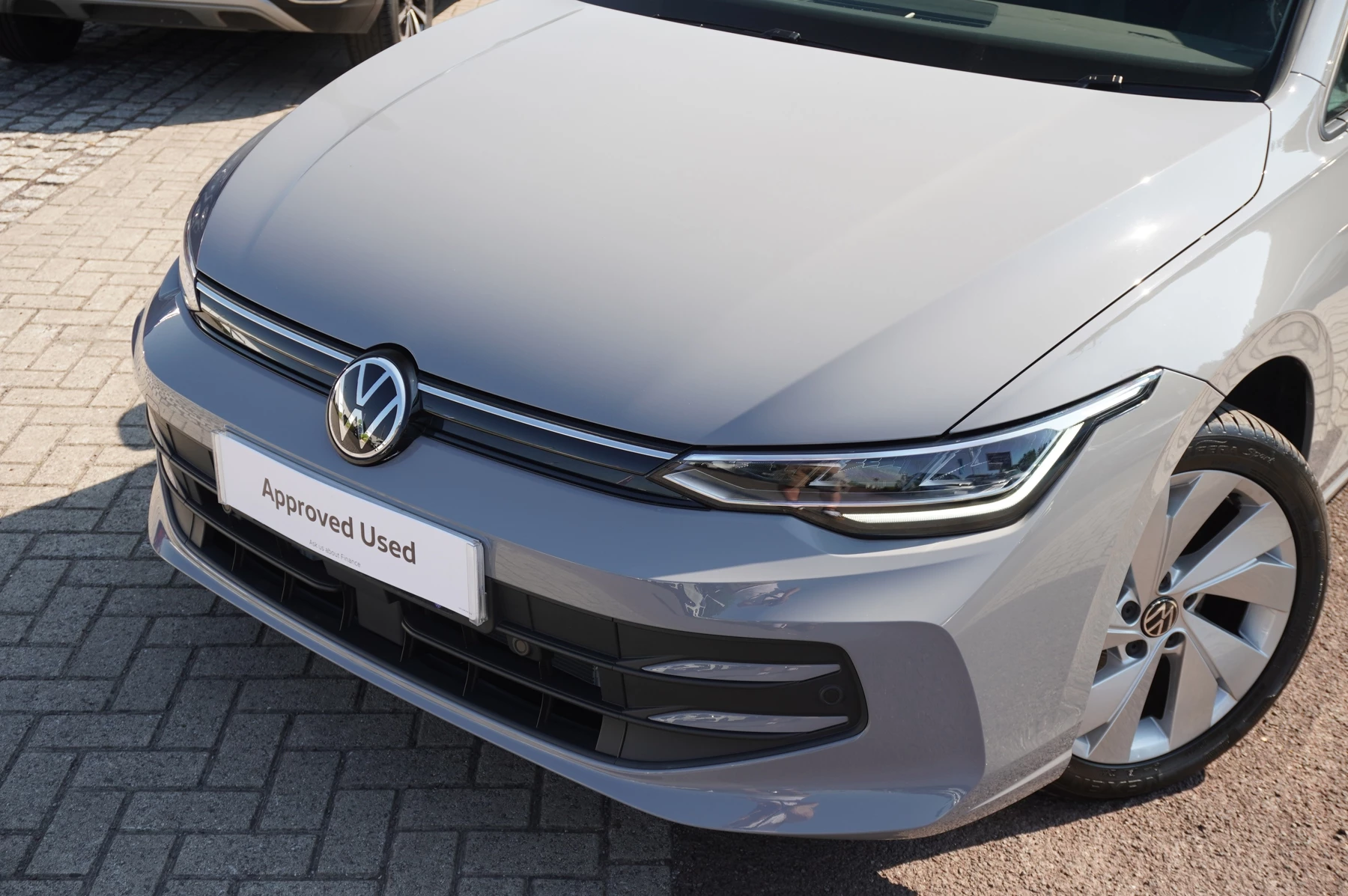 Volkswagen-Golf-image-25