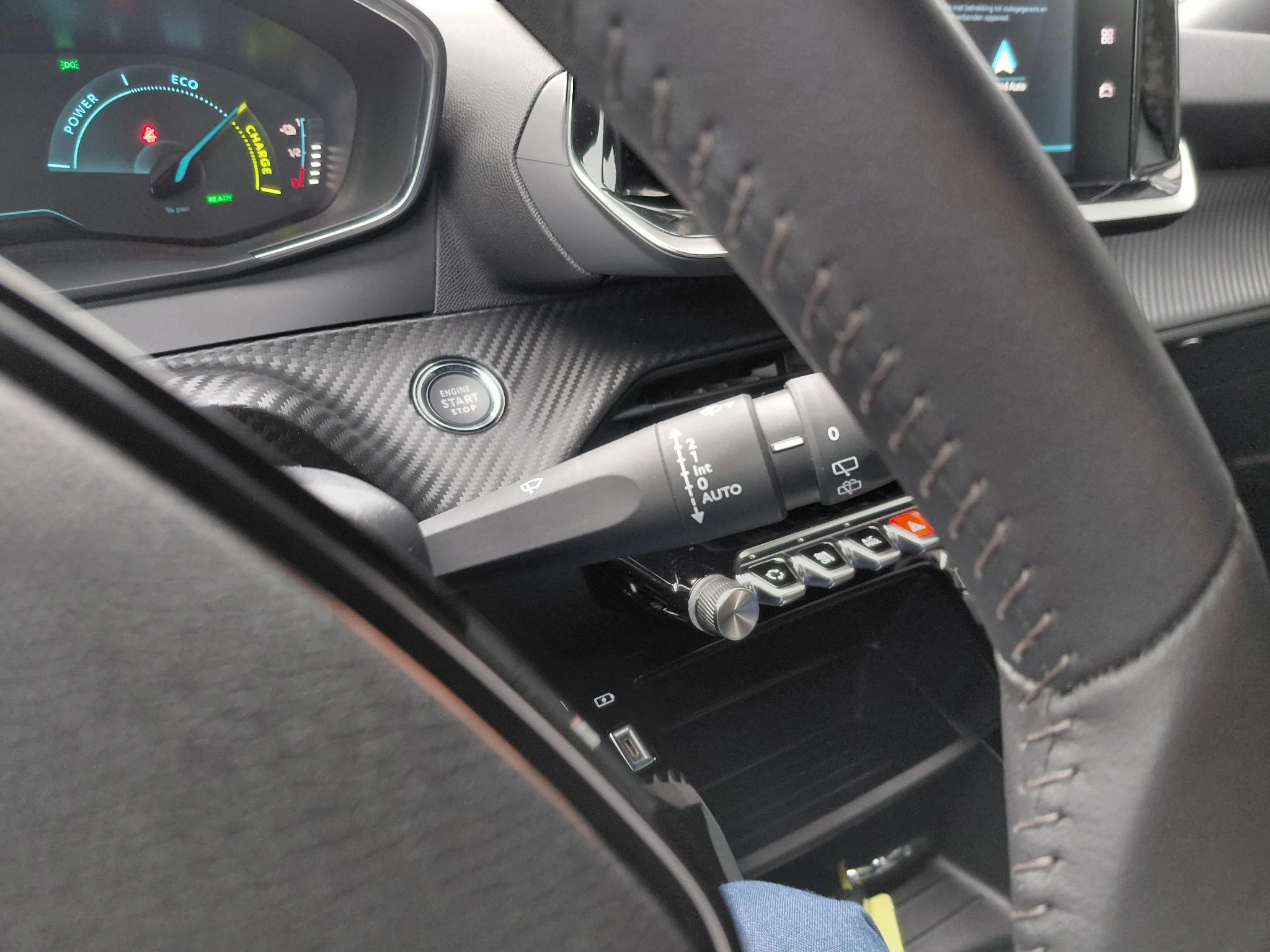 Peugeot-e-2008-image-22