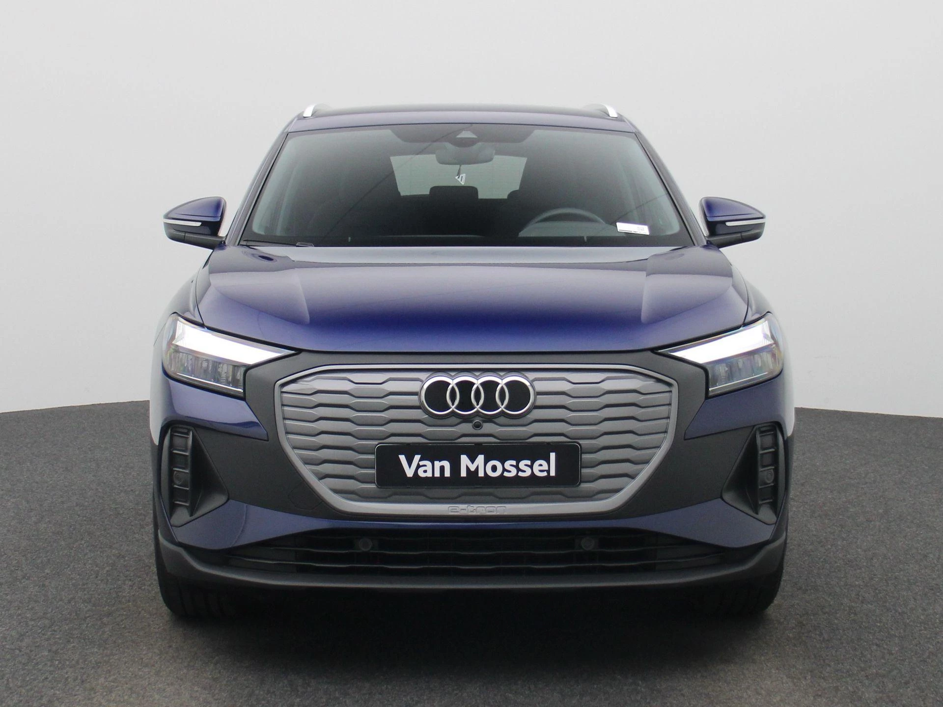 Audi-Q4 e-tron-image-1