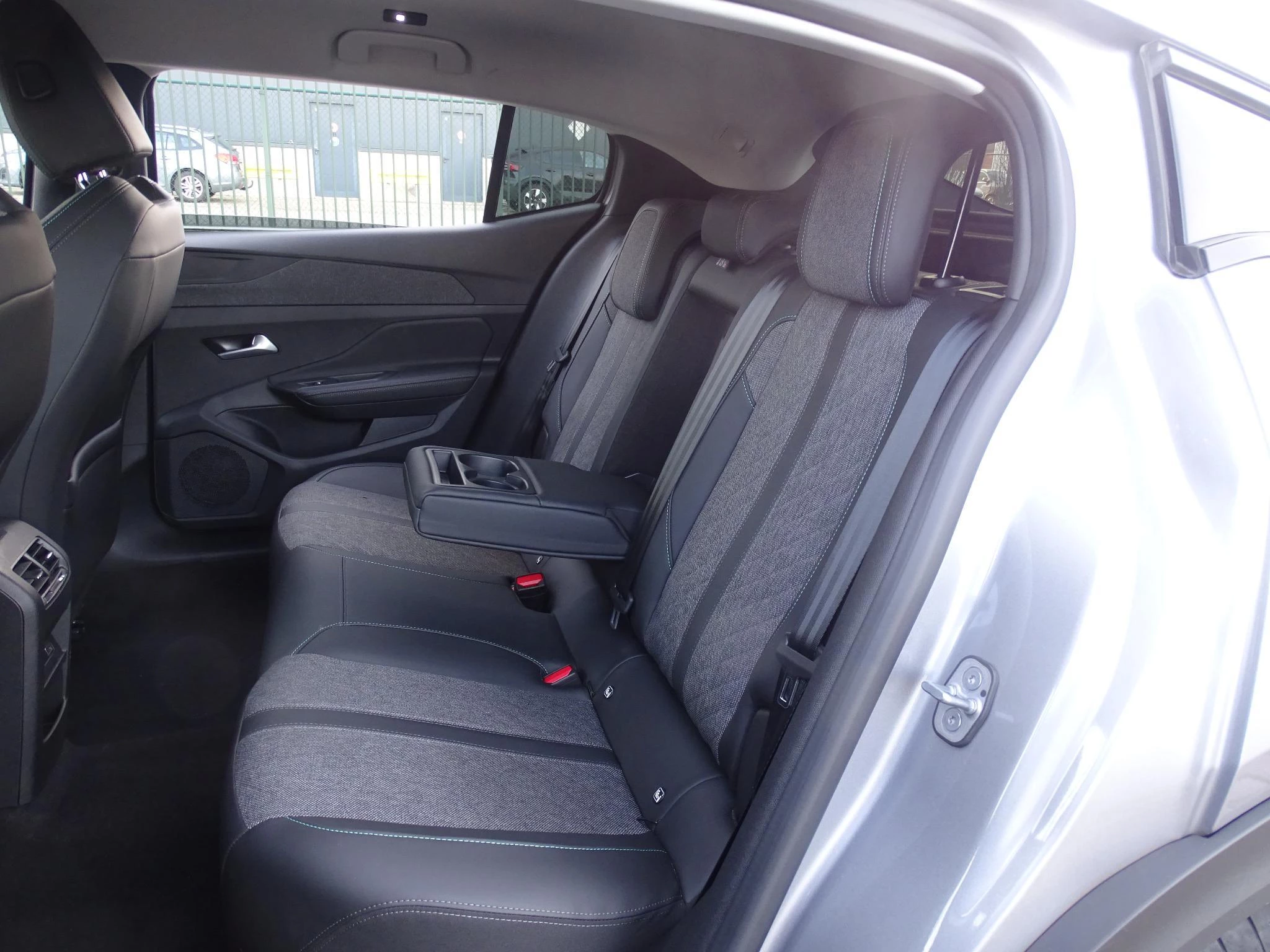 Peugeot 408 1.2T Allure automaat