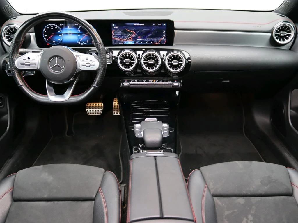 Mercedes-Benz CLA 180 Business Solution AMG