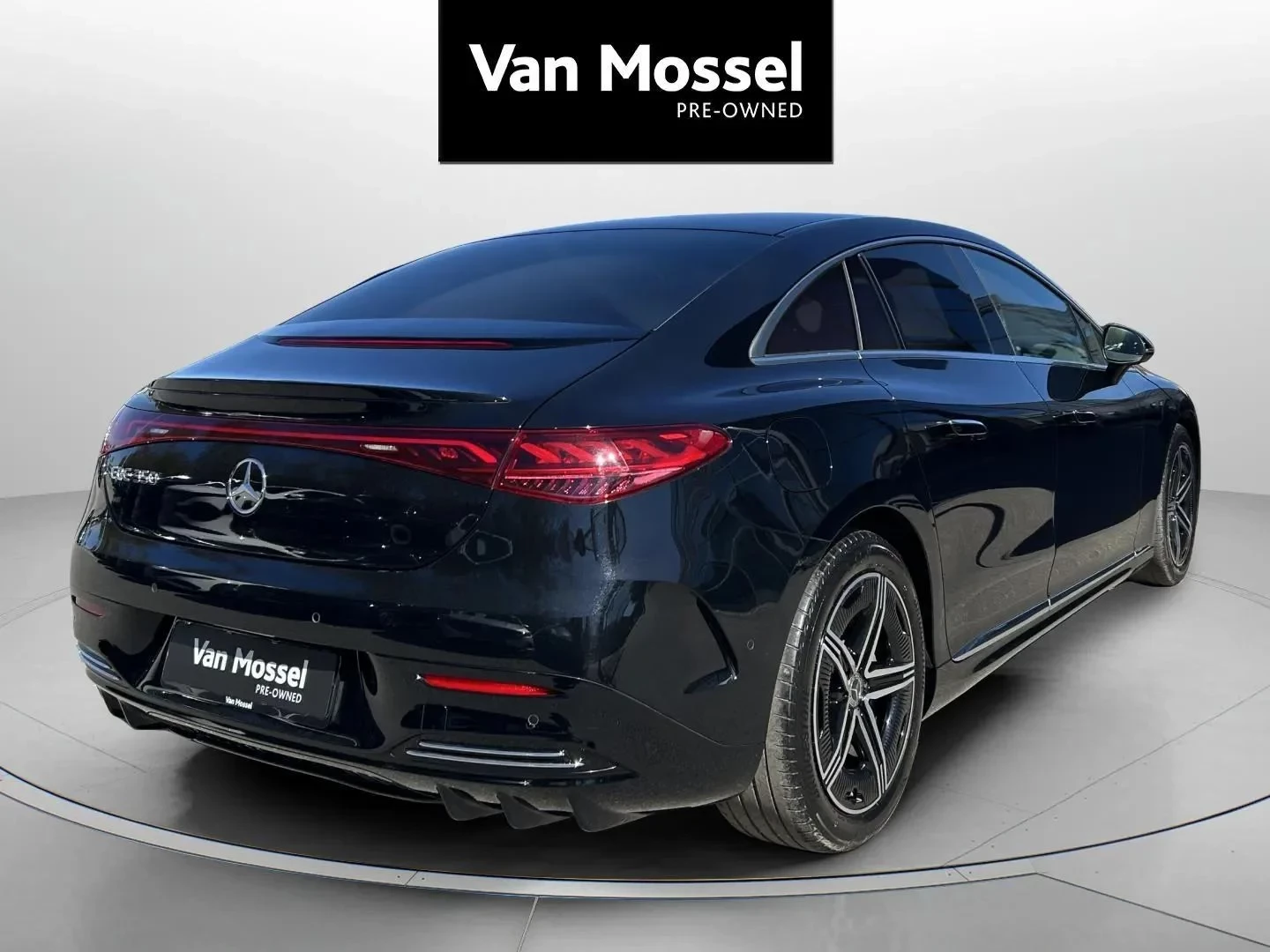 Mercedes-Benz-EQE-image-4