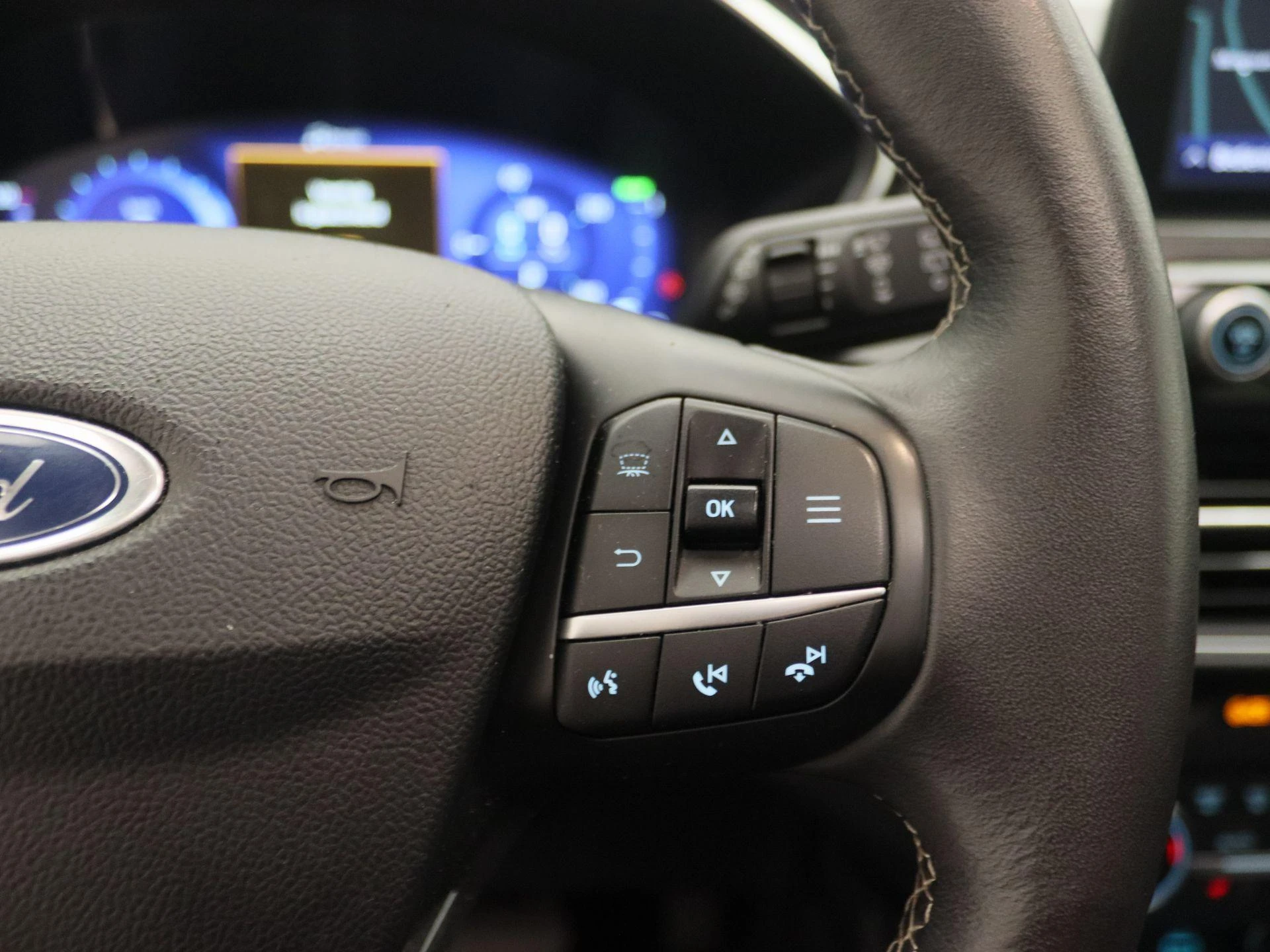 Ford-Kuga-image-19