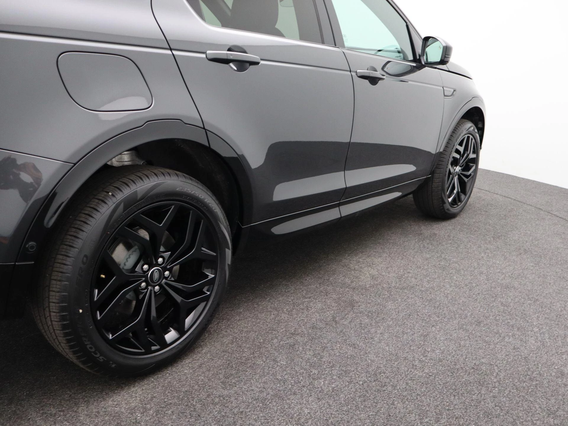 Land Rover-Discovery Sport-image-38