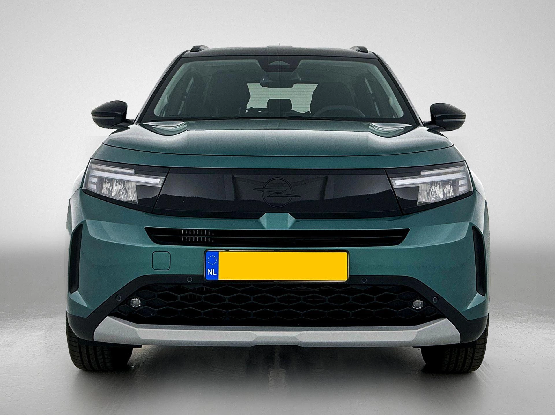 Opel-Frontera-image-1