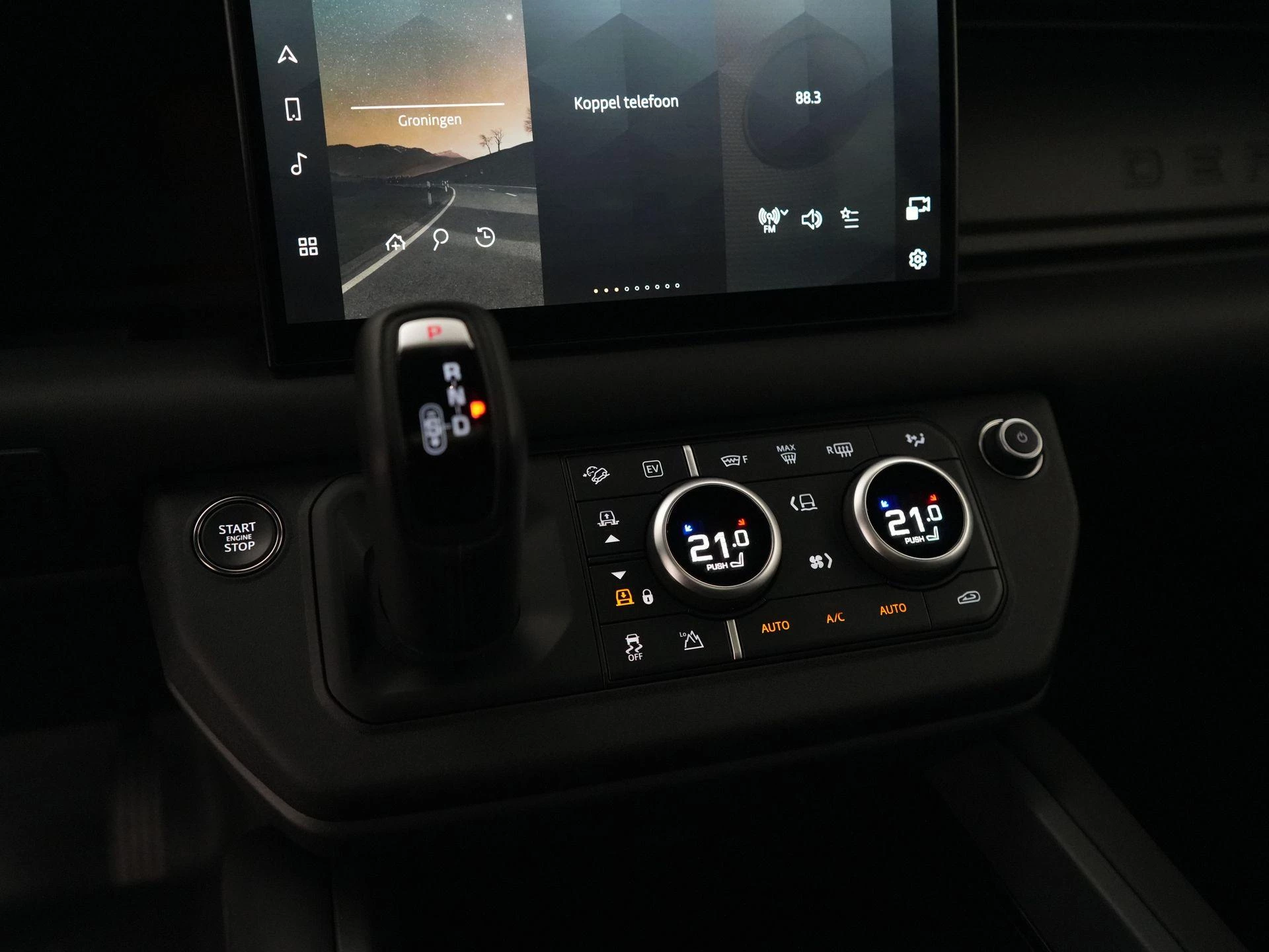 Land Rover-Defender-image-17