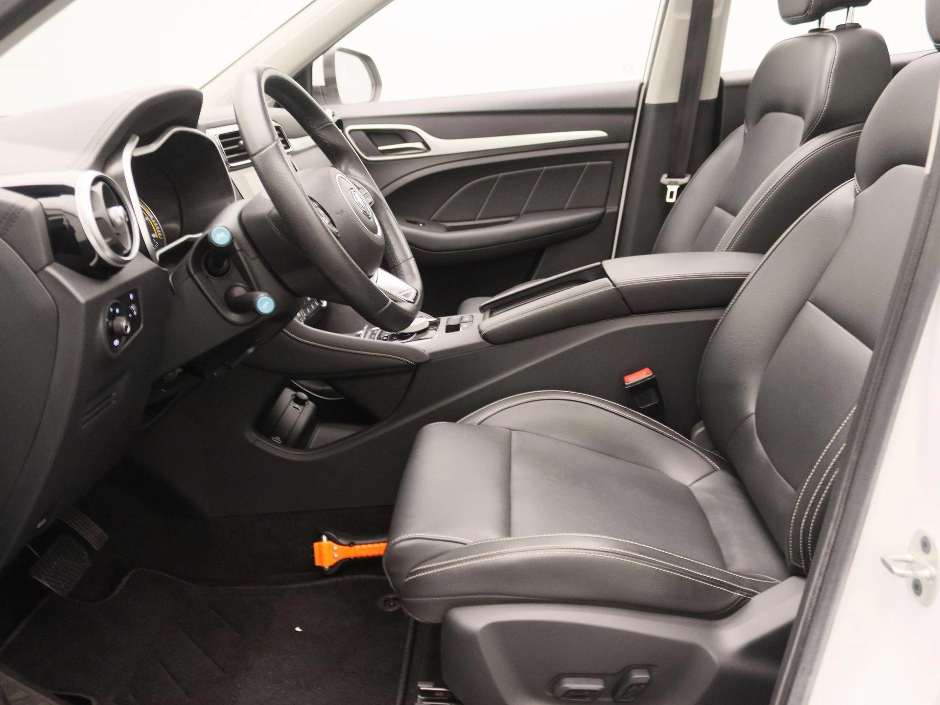 MG-ZS EV-image-12