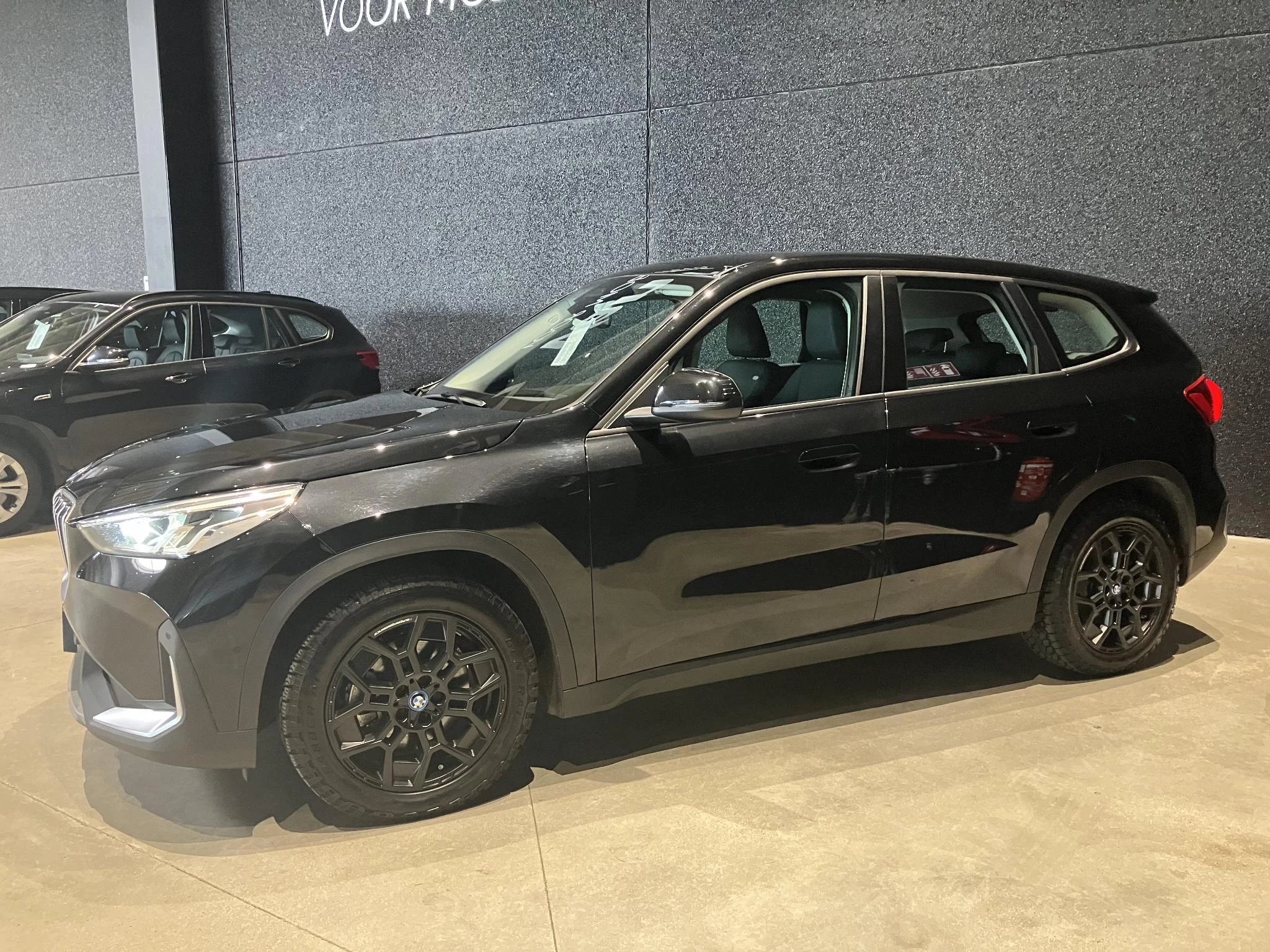 BMW iX1