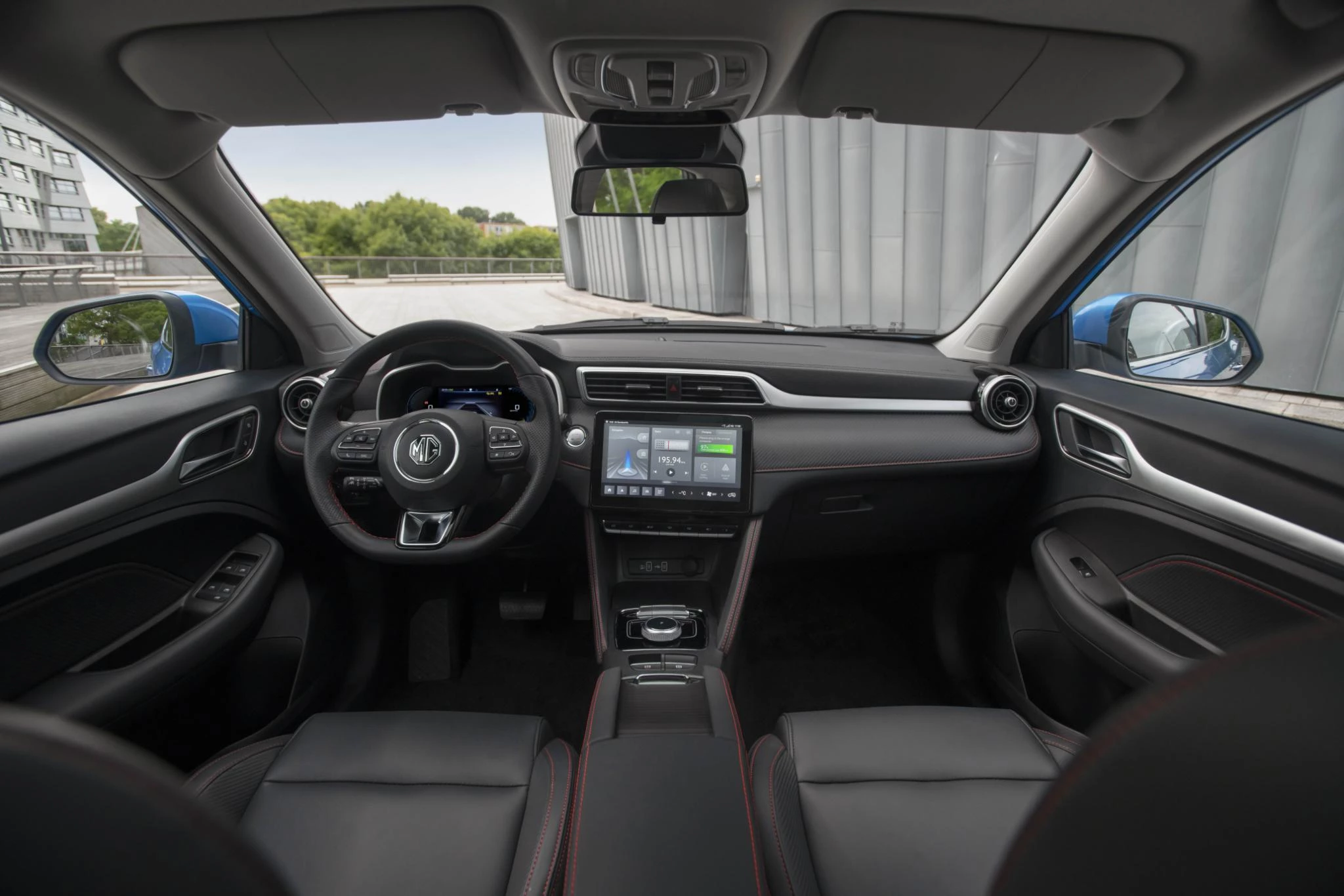 MG ZS Long Range 72 kWh Luxury (11kW OBC)