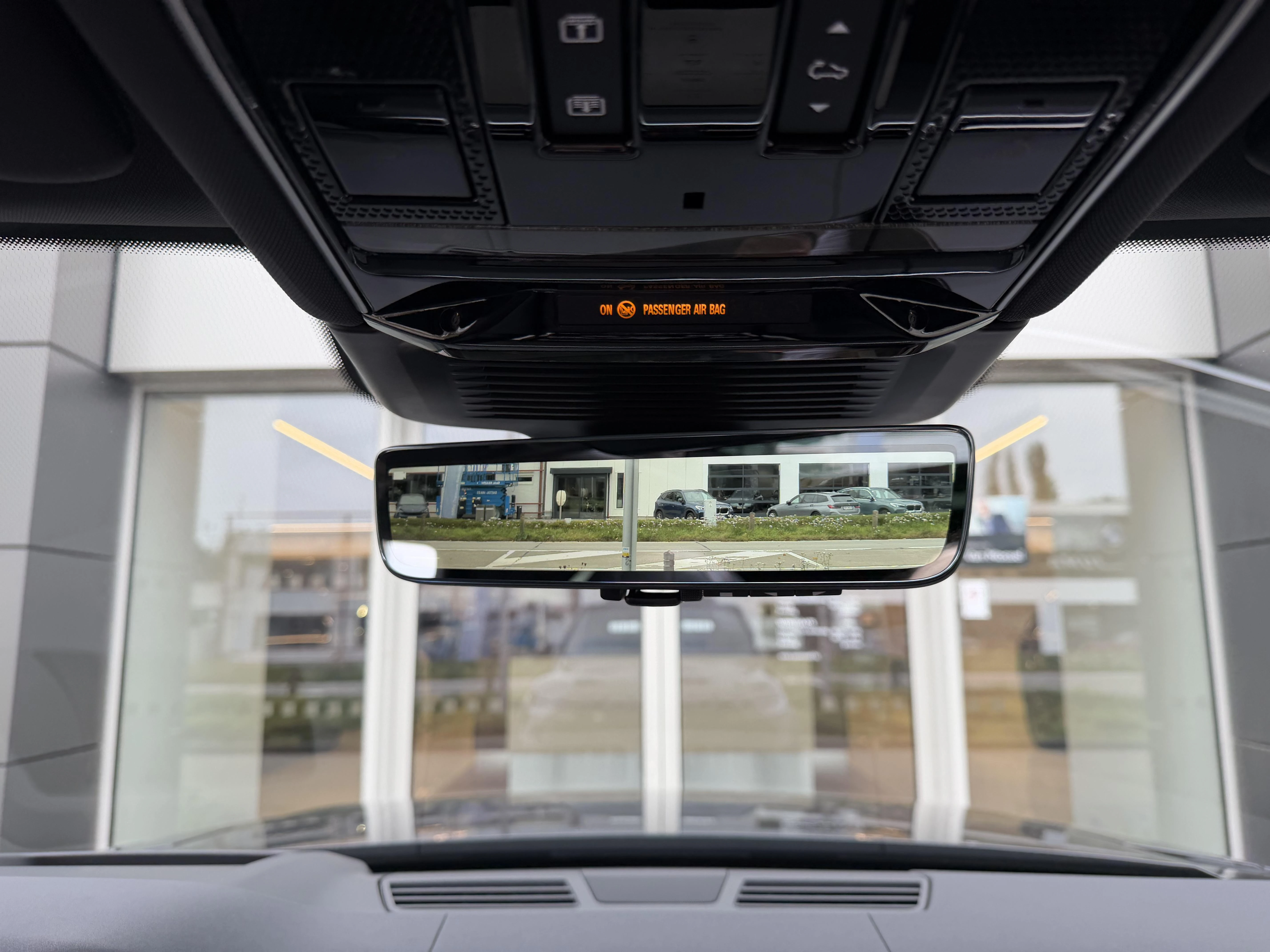 Land Rover-Range Rover-image-26