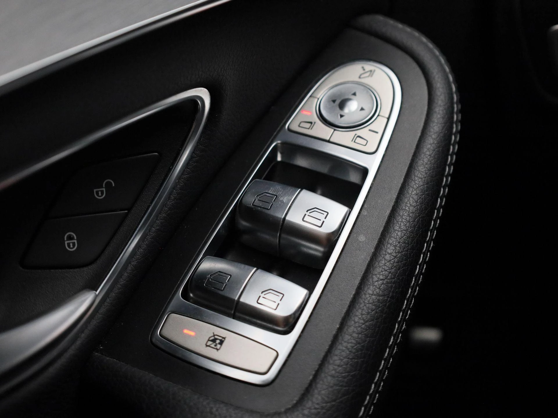 Mercedes-Benz-C-Klasse-image-27