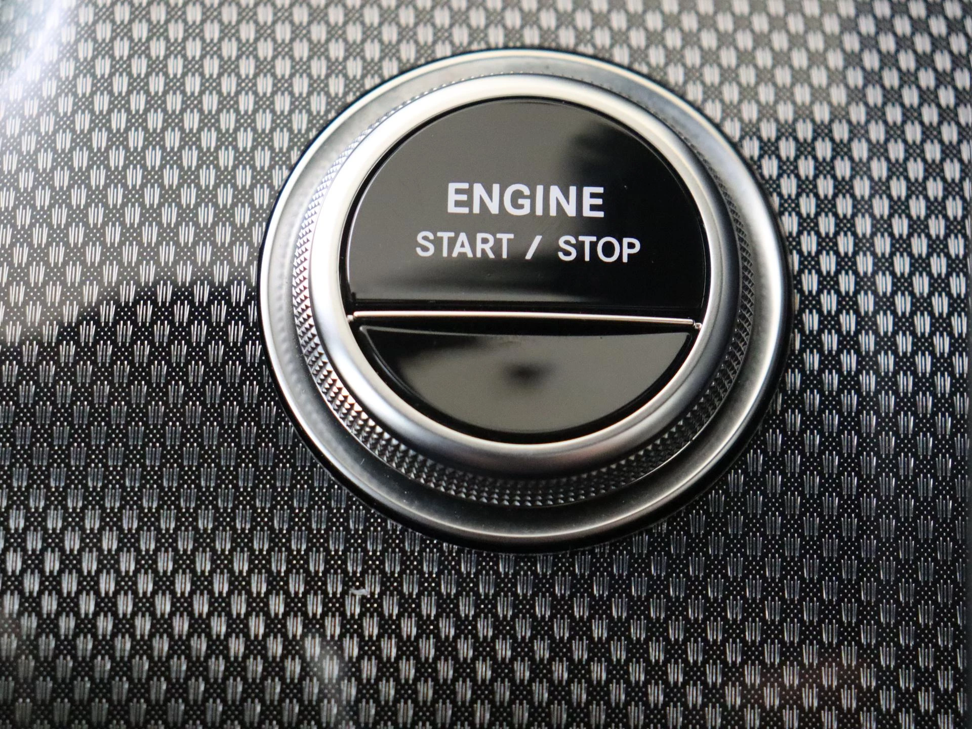 Mercedes-Benz-C-Klasse-image-25