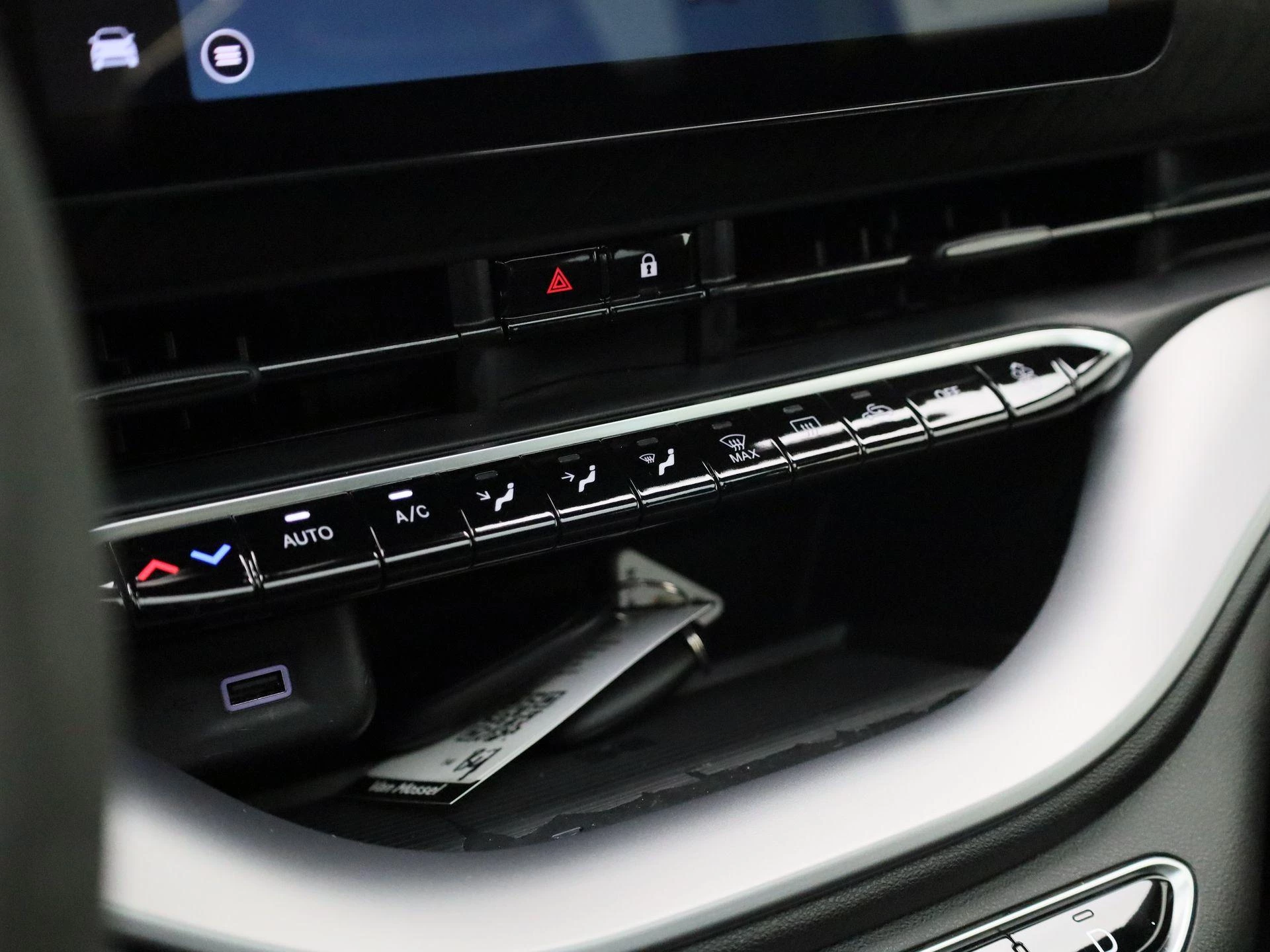 Abarth-500e-image-16