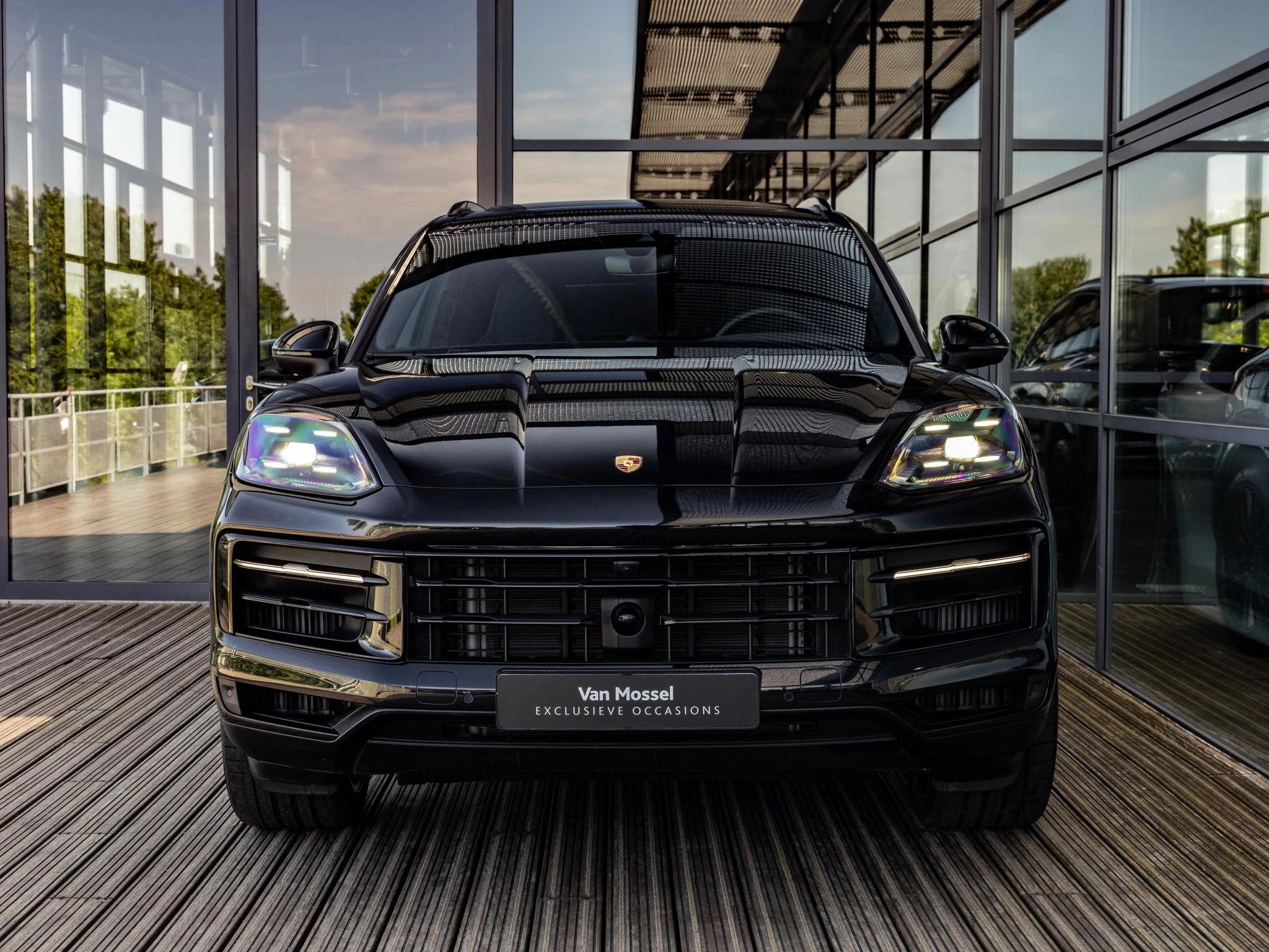 Porsche-Cayenne-image-2