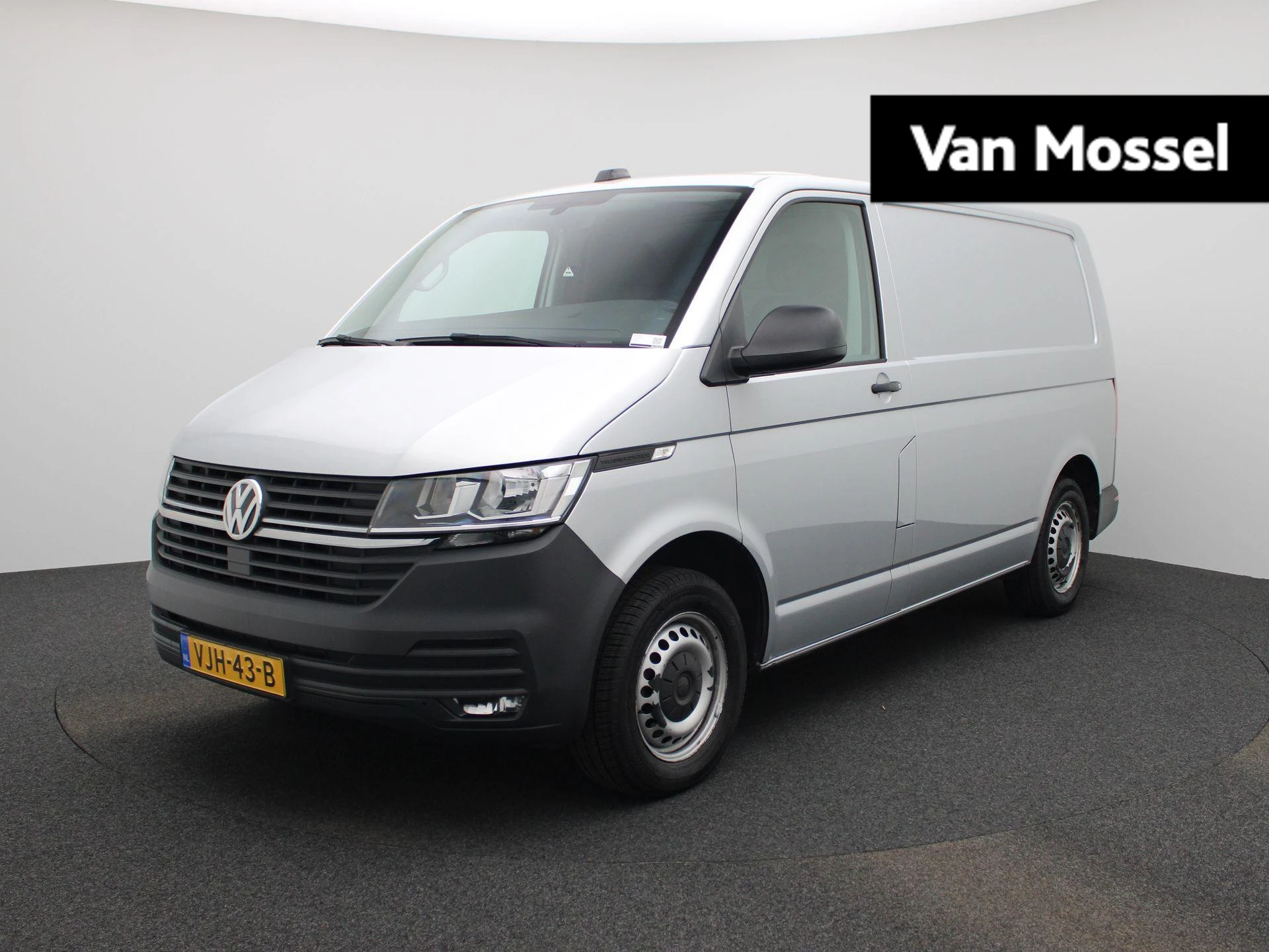 Volkswagen-Transporter-image-0