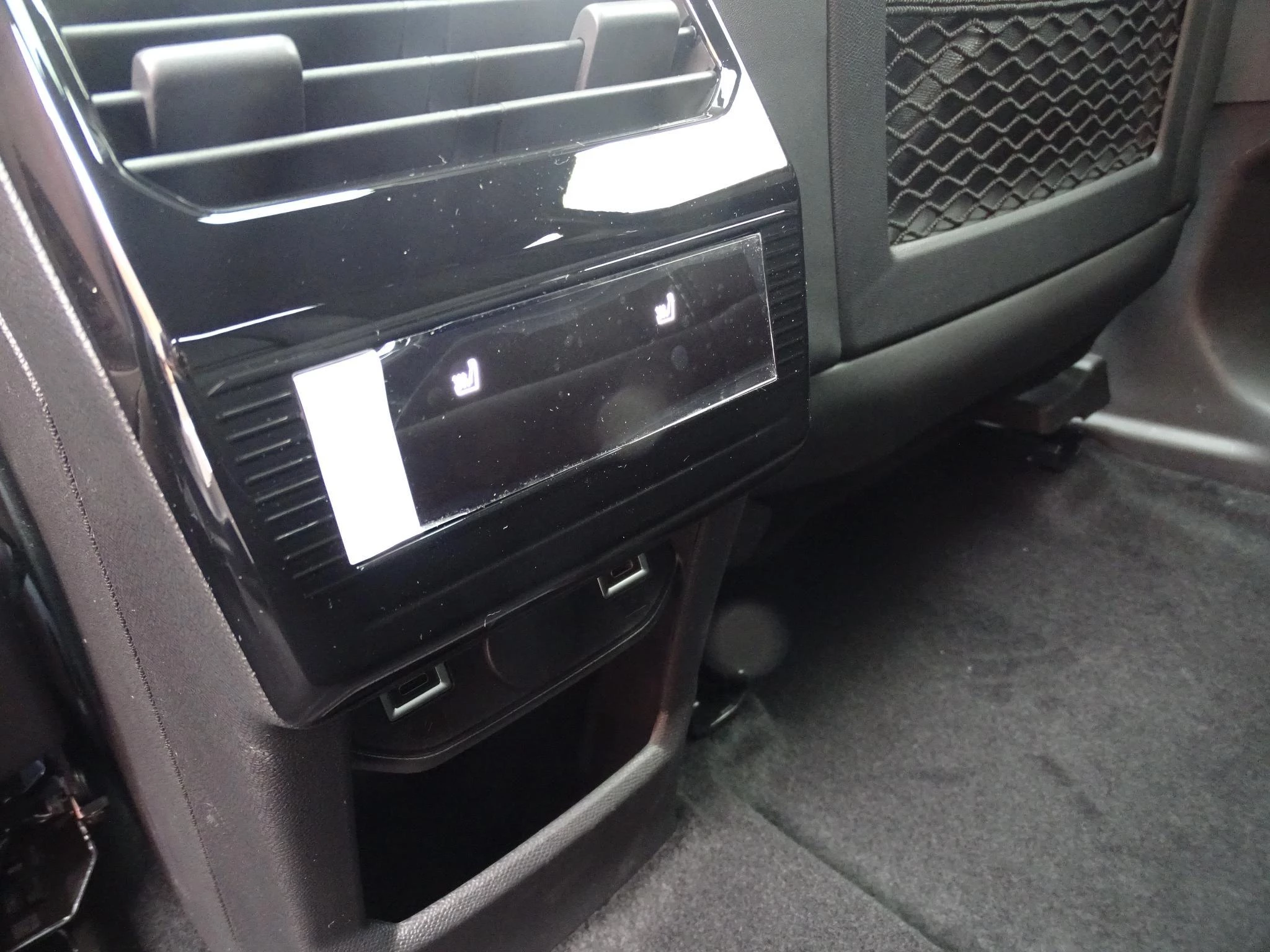 Peugeot 3008 1.2 HYBRID 145 e-DSC6 GT+alcantara +open dak