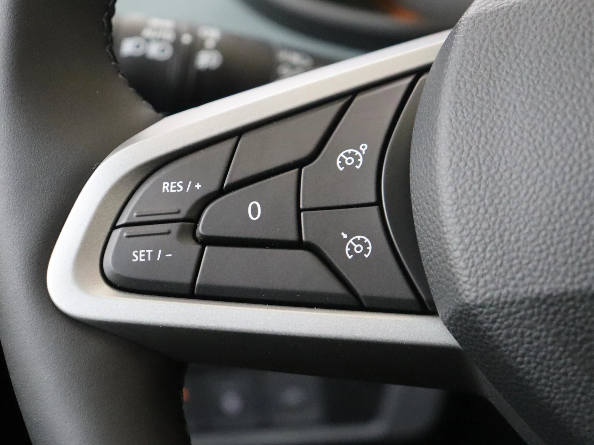Dacia-Sandero Stepway-image-12