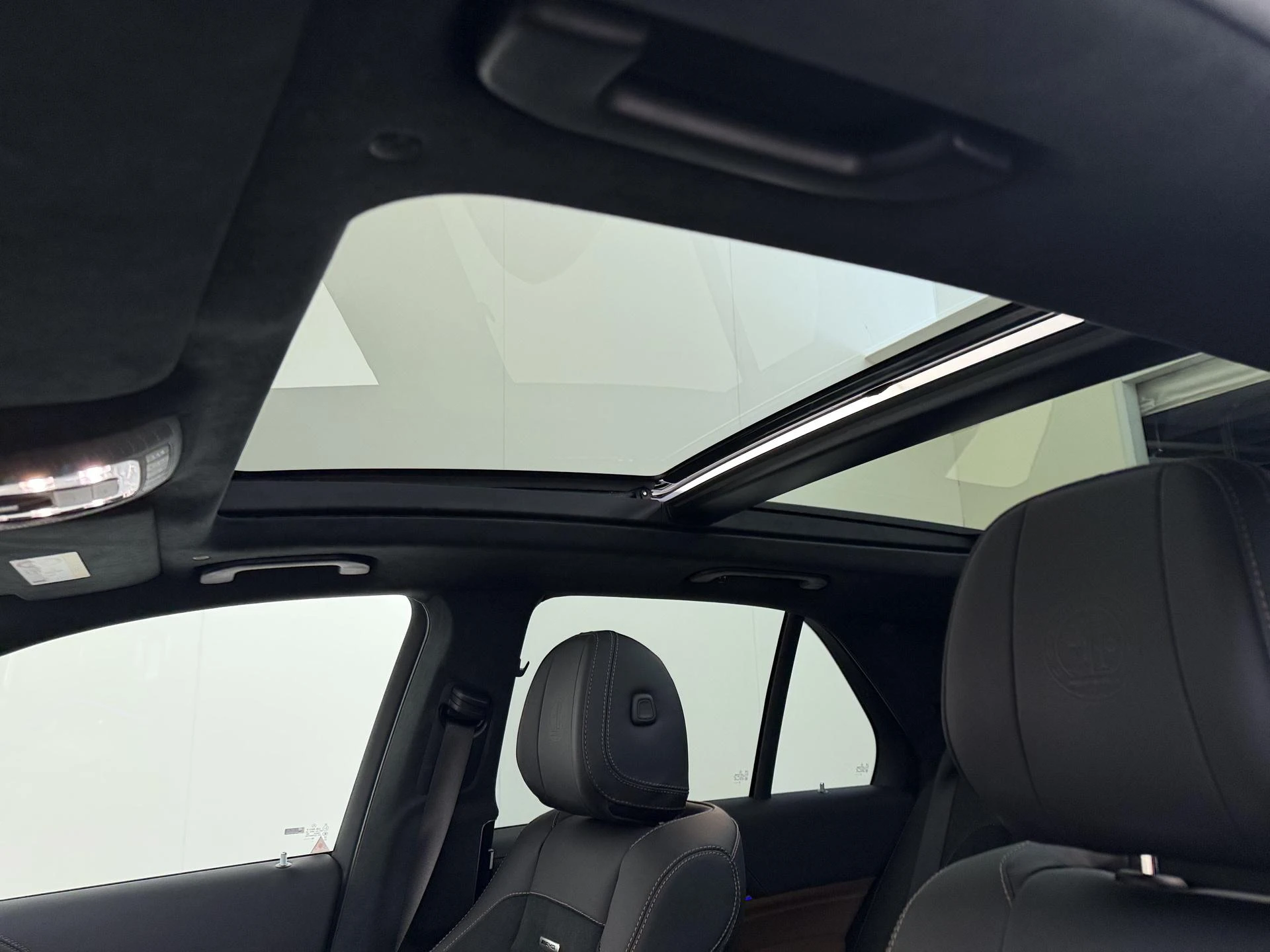 Mercedes-Benz-GLE-image-29