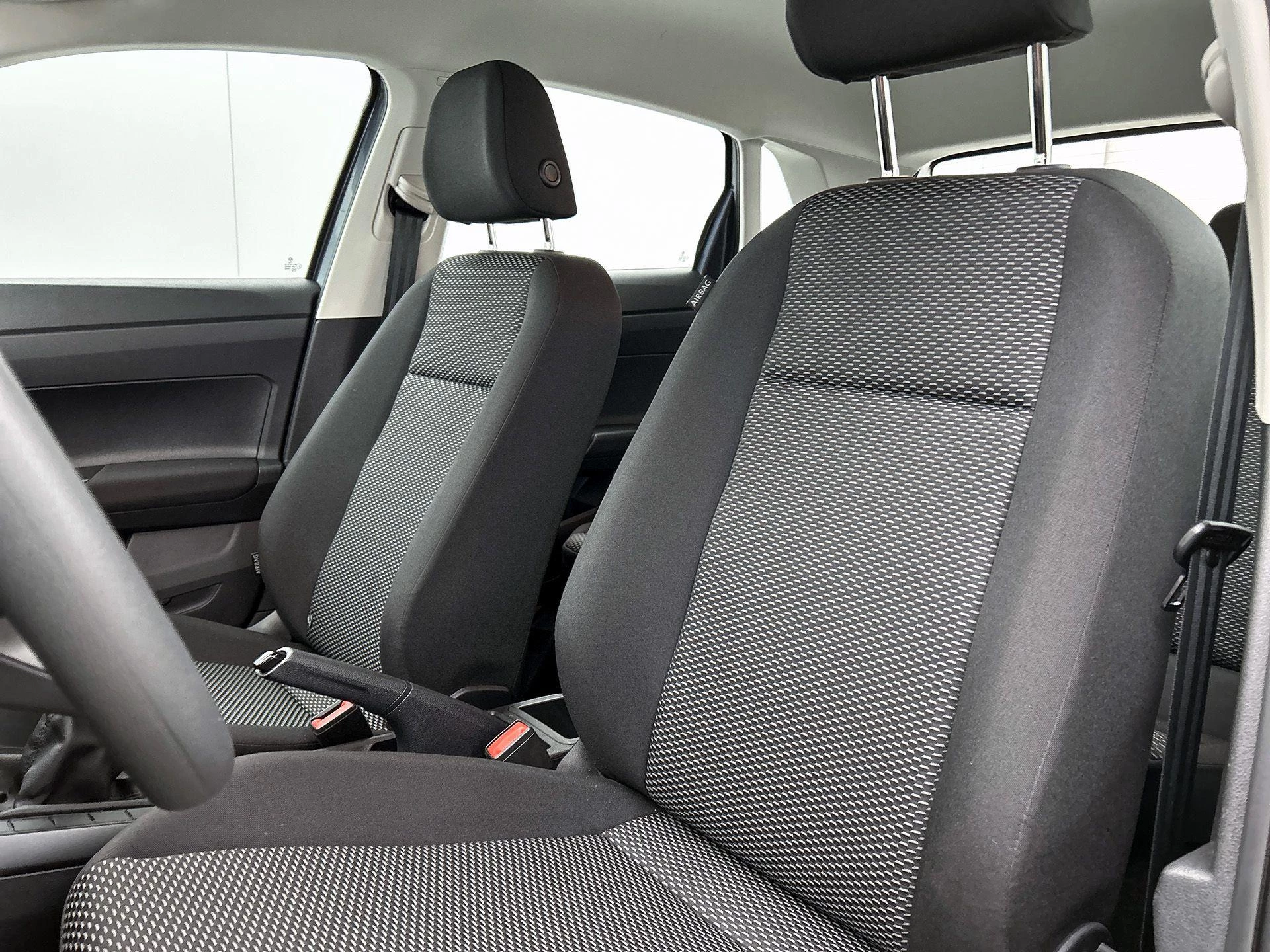 Volkswagen-Polo-image-21
