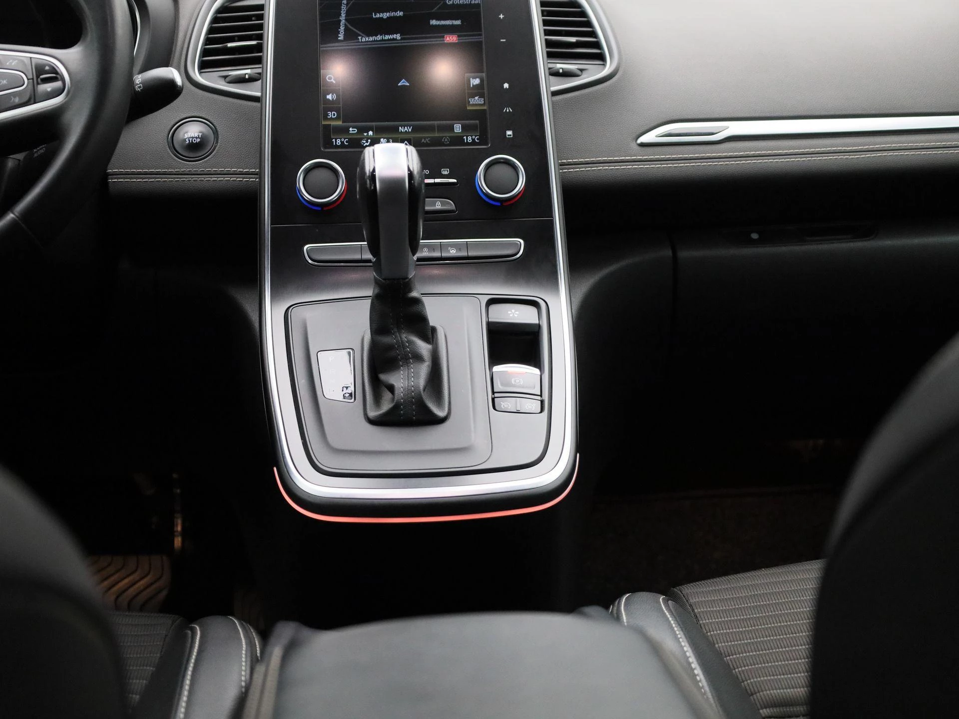 Renault-Grand Scénic-image-9