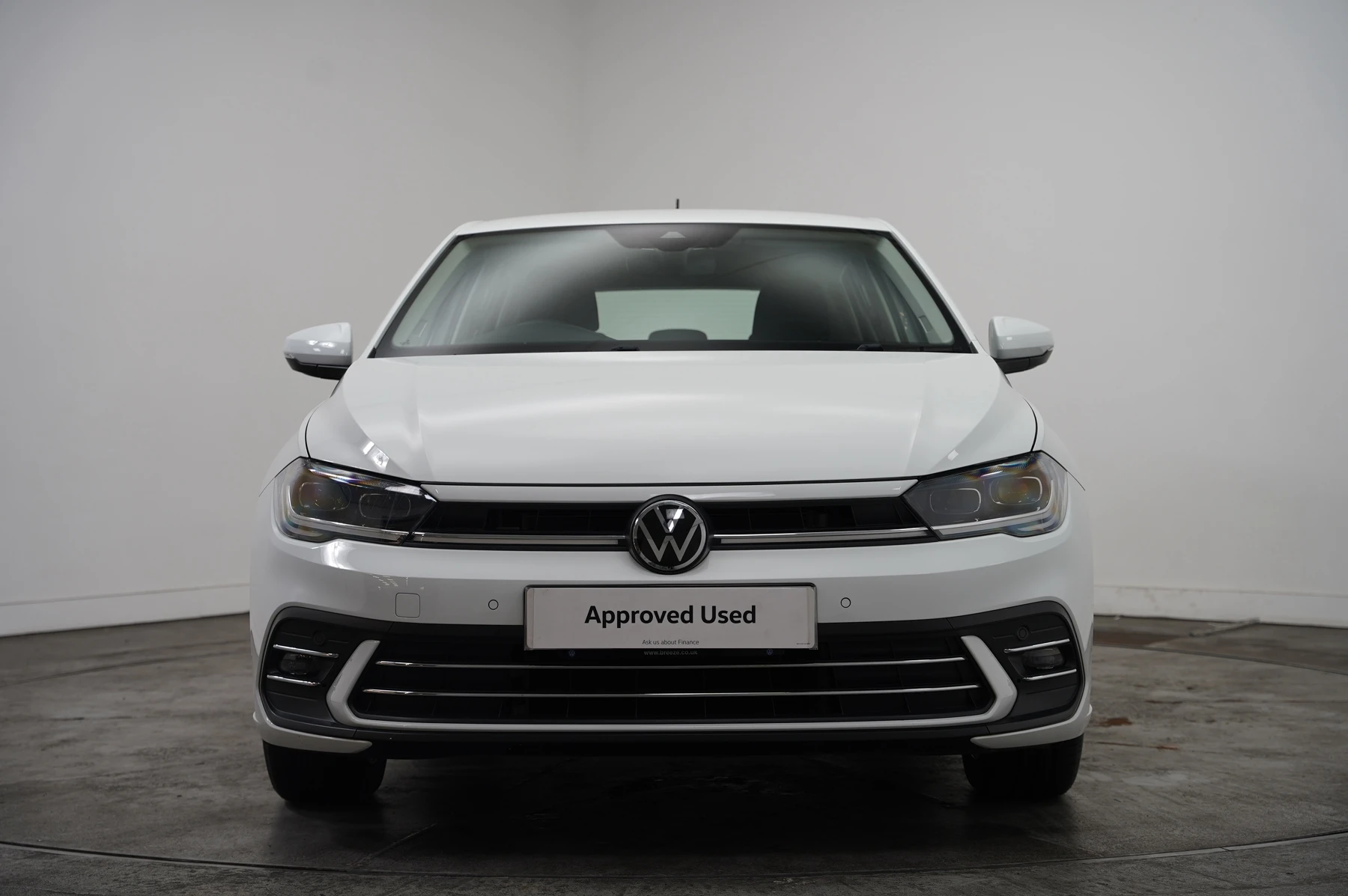Volkswagen-Polo-image-6