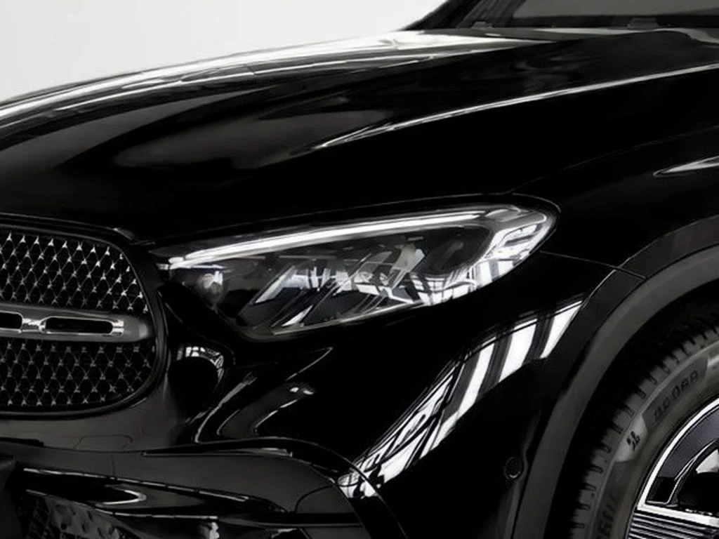 Mercedes-Benz-GLC 300 d-image-4
