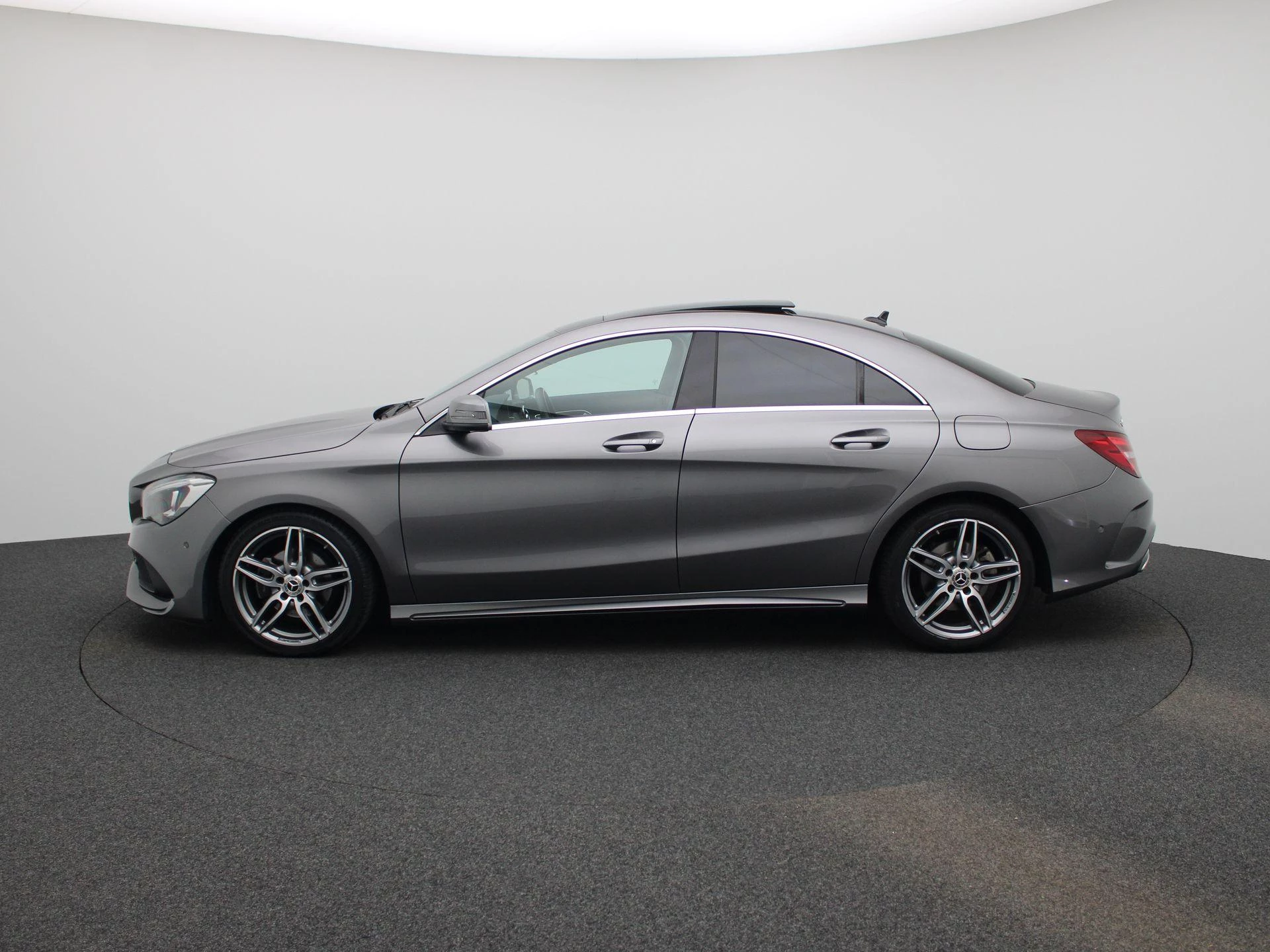 Mercedes-Benz-CLA-image-3