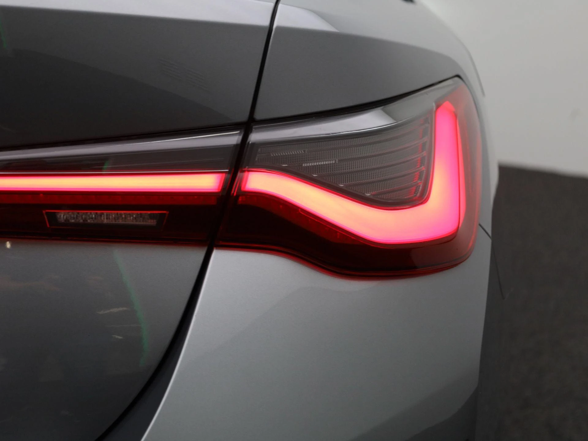 BMW-i4-image-45