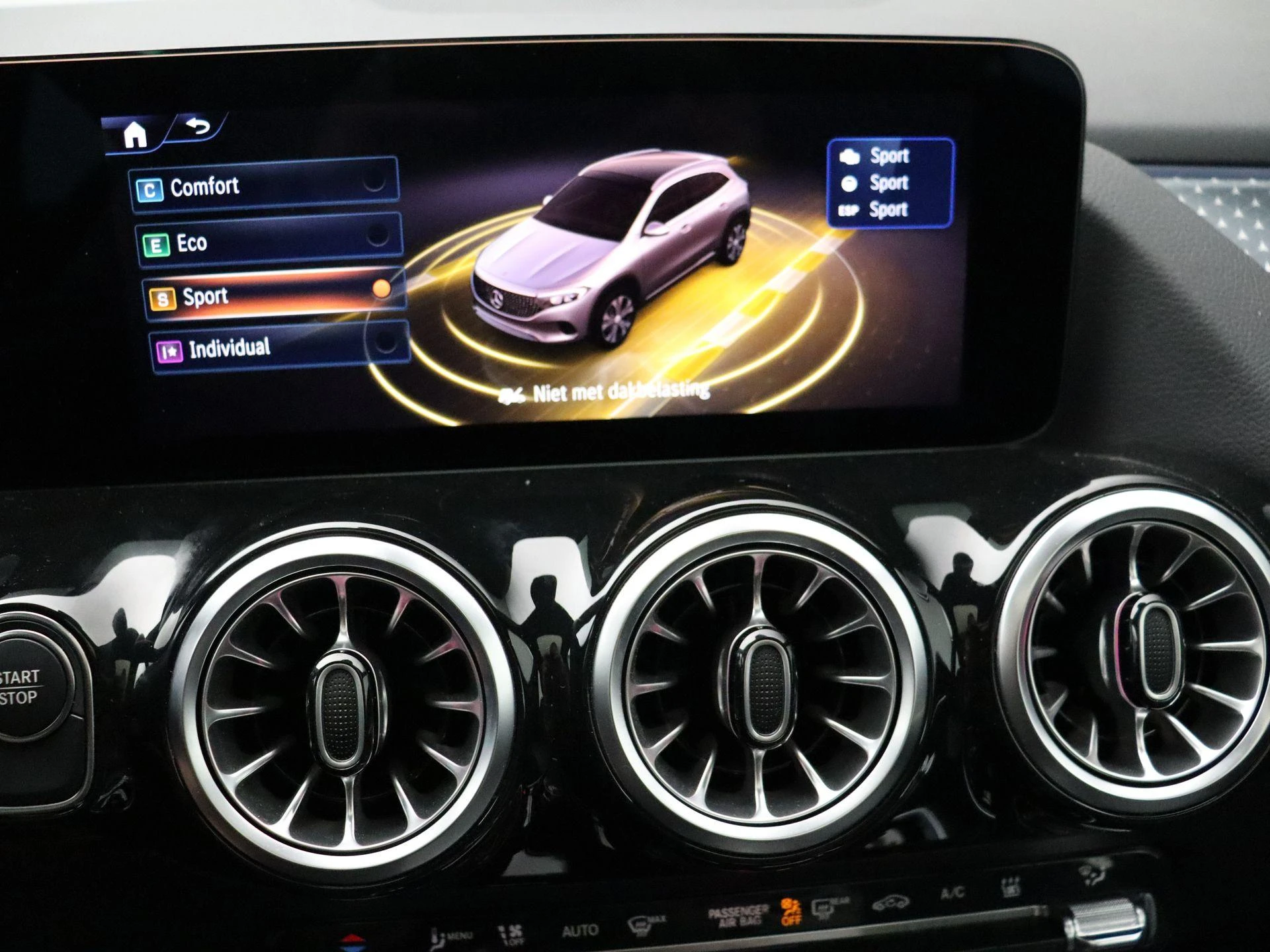 Mercedes-Benz-EQA-image-21