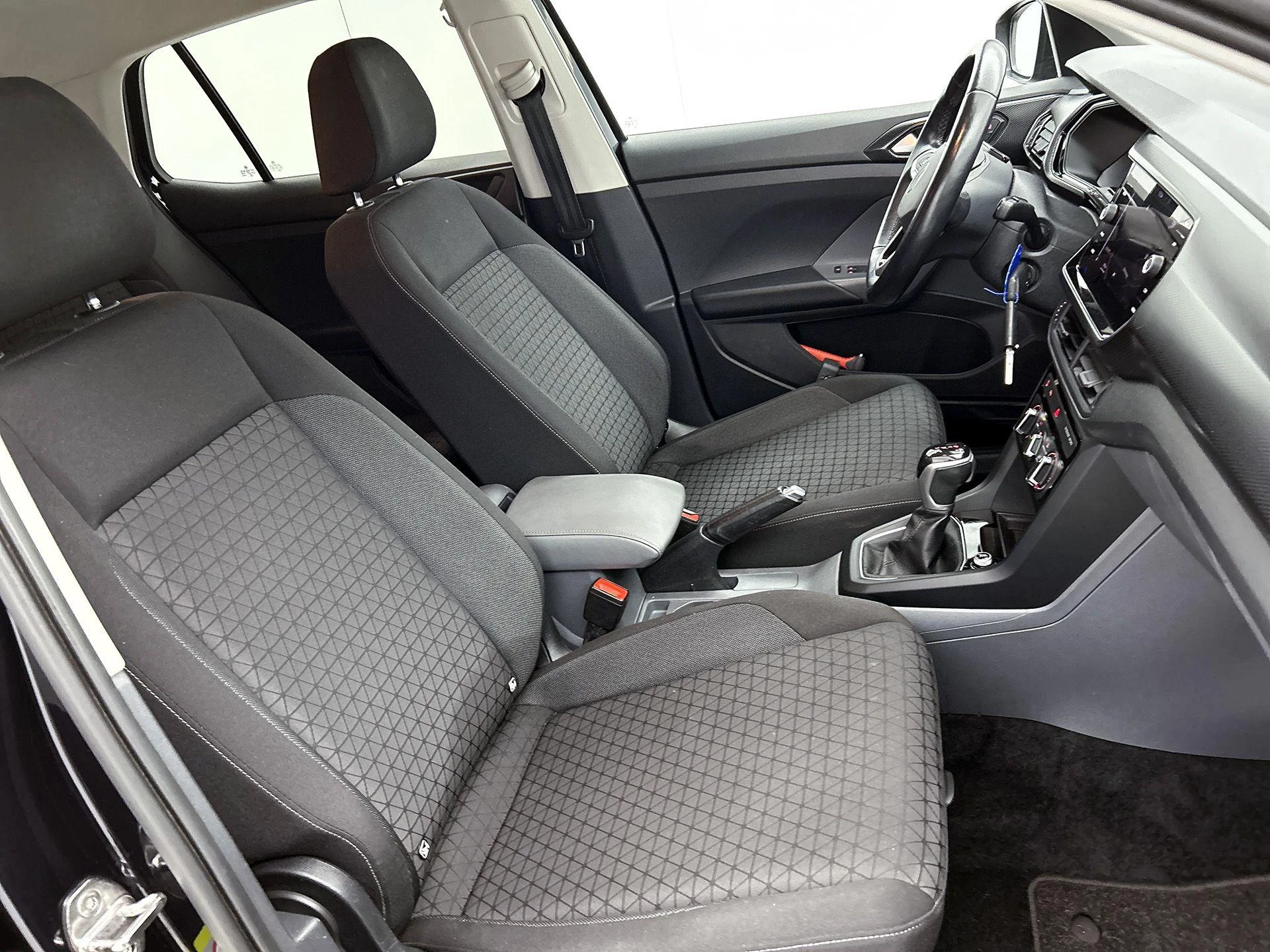 Volkswagen-T-Cross-image-44