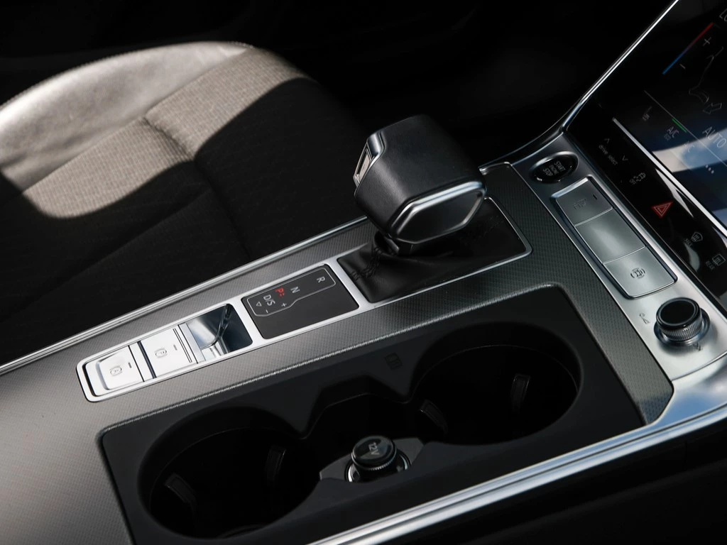 Audi A6 Avant 40 TDI design Navi Panorama ACC Virtual