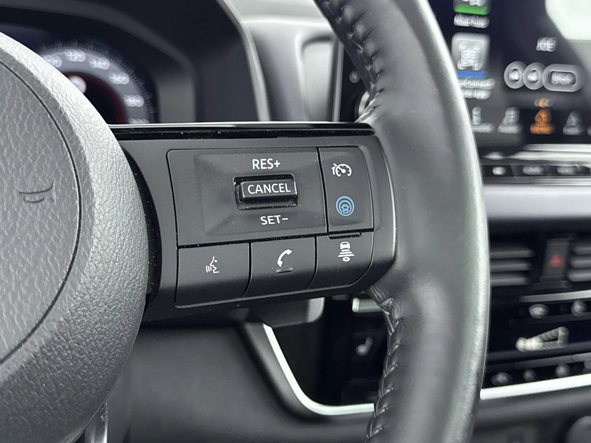 Nissan-QASHQAI-image-8