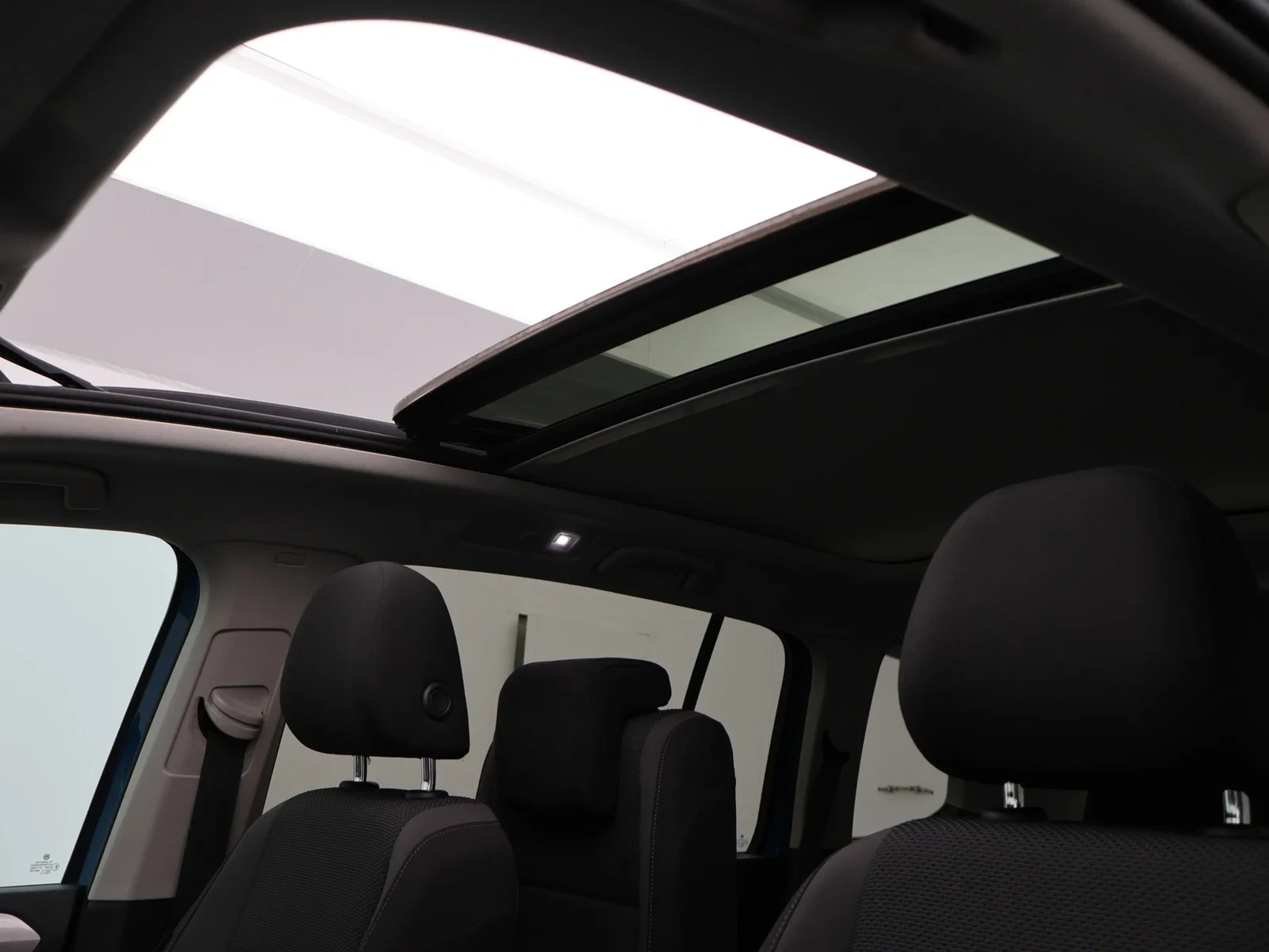 Volkswagen Touran Touran Trendline 1.5TSI 150PK *PANODAK*7 ZITPLAATSEN*CAMERA*ACC*PDC*APP-CONNECT*...*