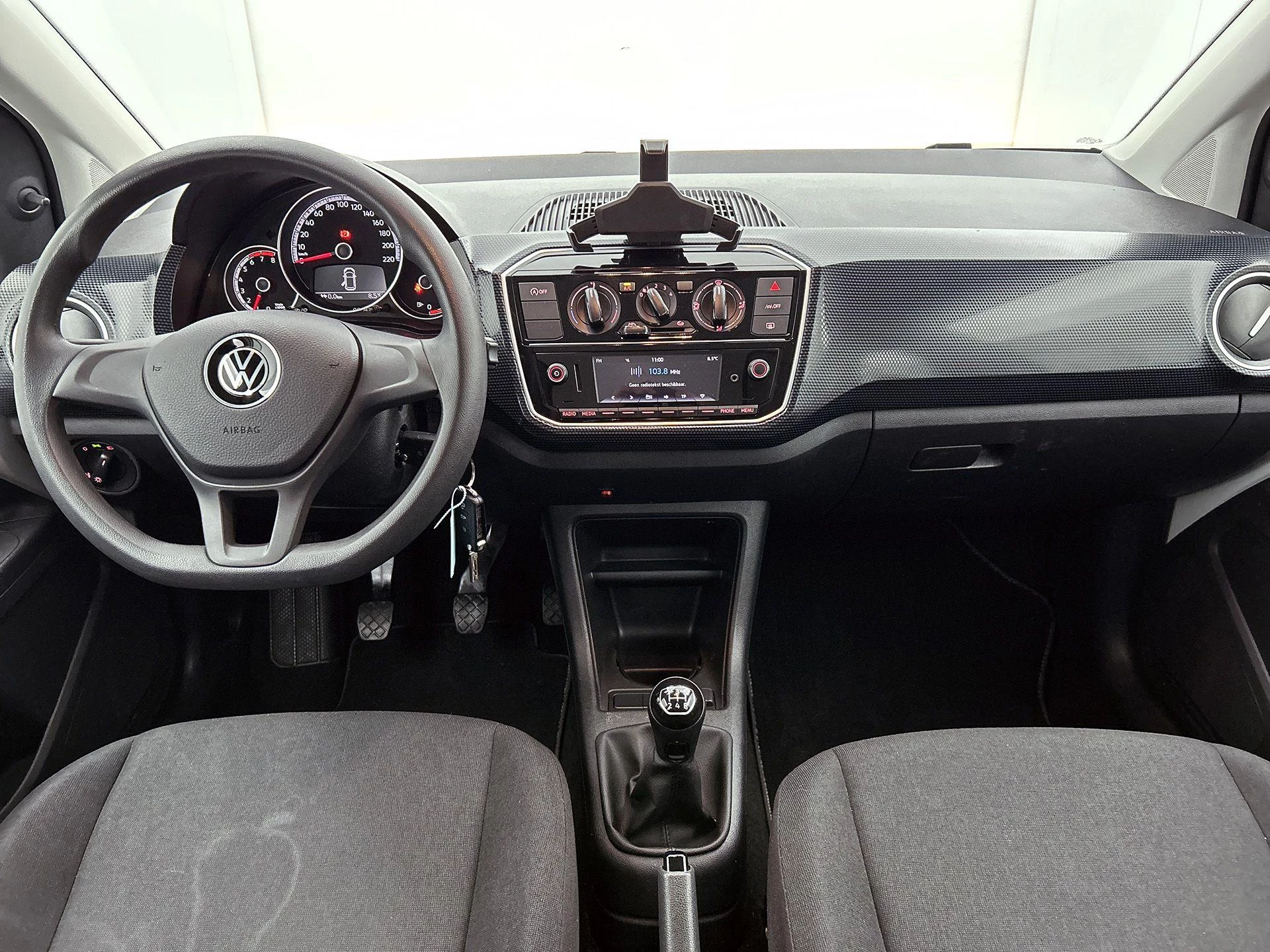 Volkswagen-up!-image-18