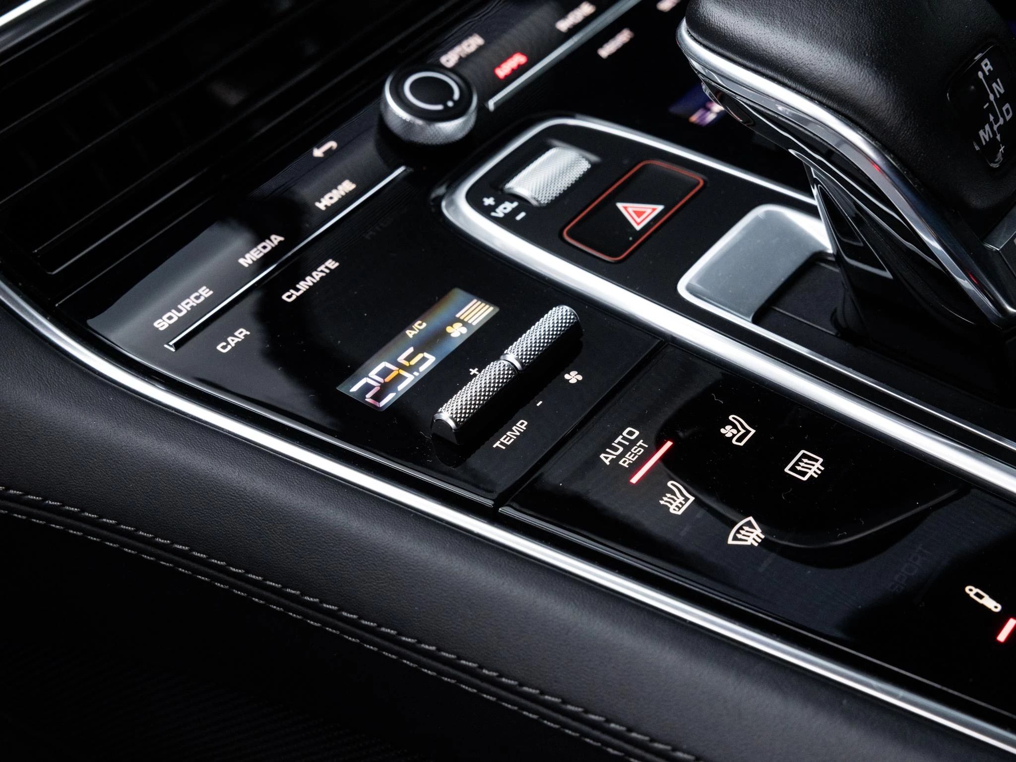 Porsche-Panamera-image-56