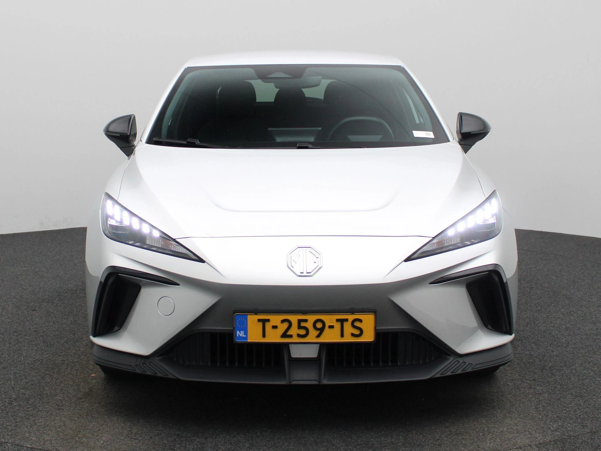 MG-MG4 EV-image-2