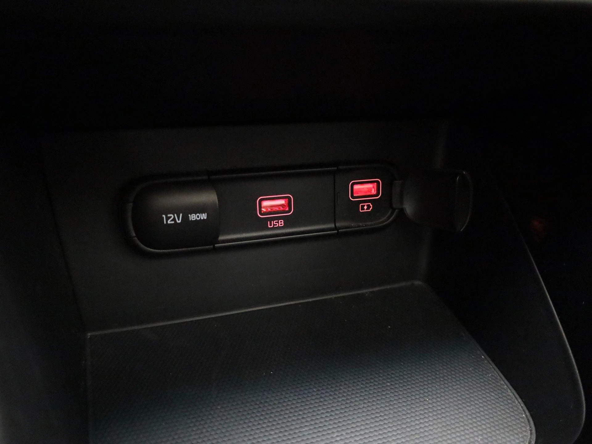 Kia-Niro-image-23