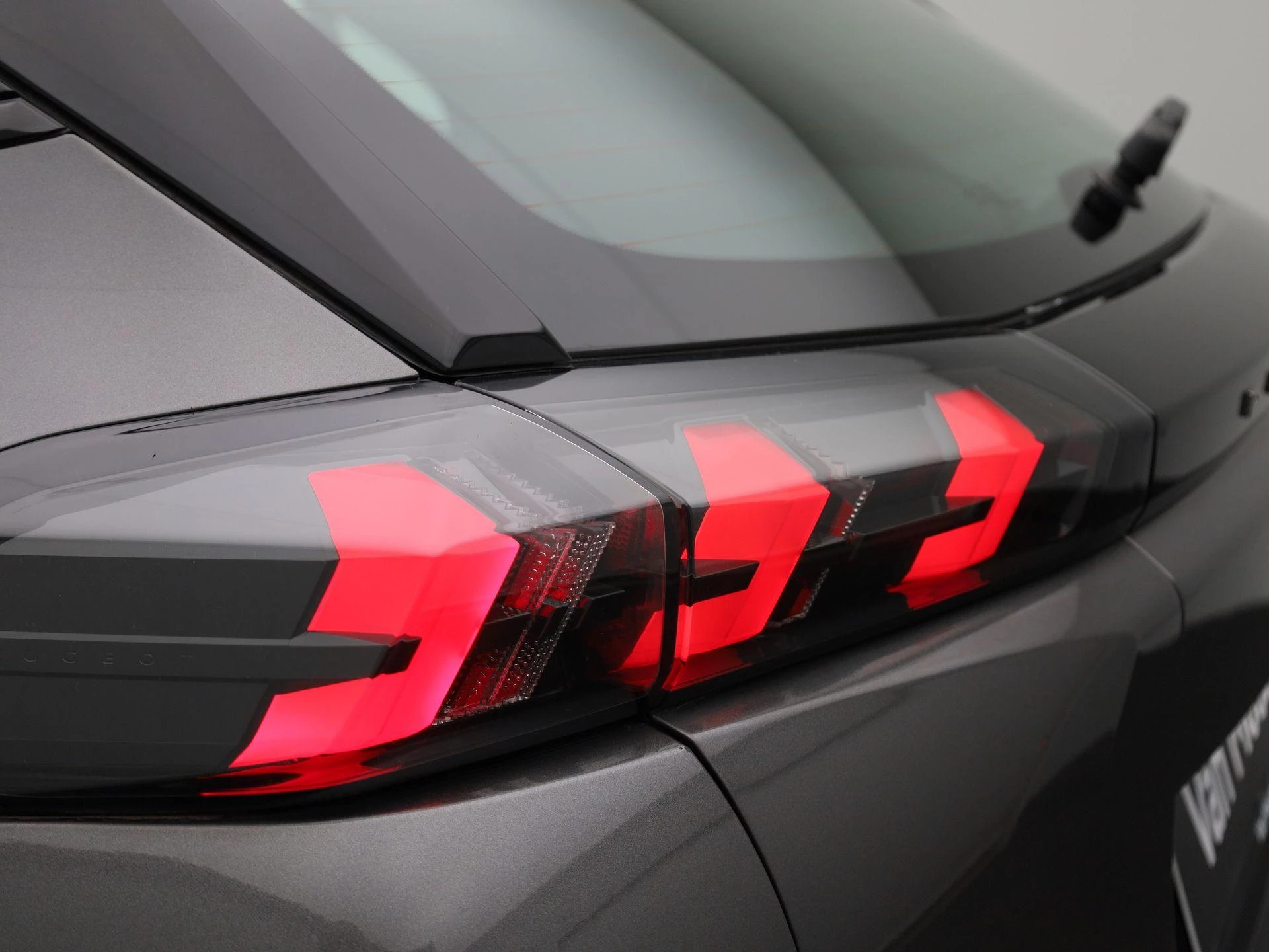 Peugeot 2008 1.2 Puretech 96kW S&S EAT8 Allure
