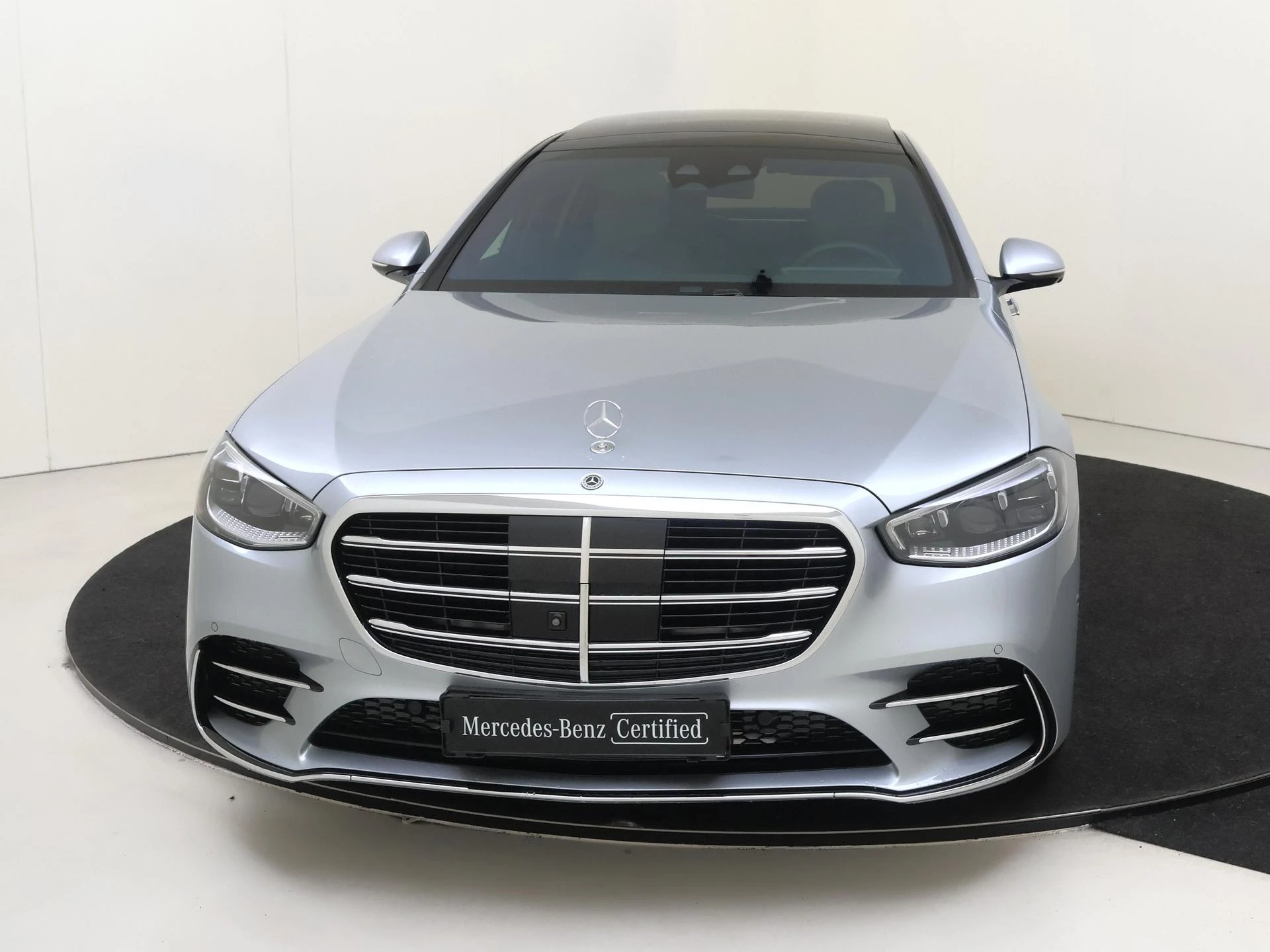 Mercedes-Benz-S-Klasse-image-5