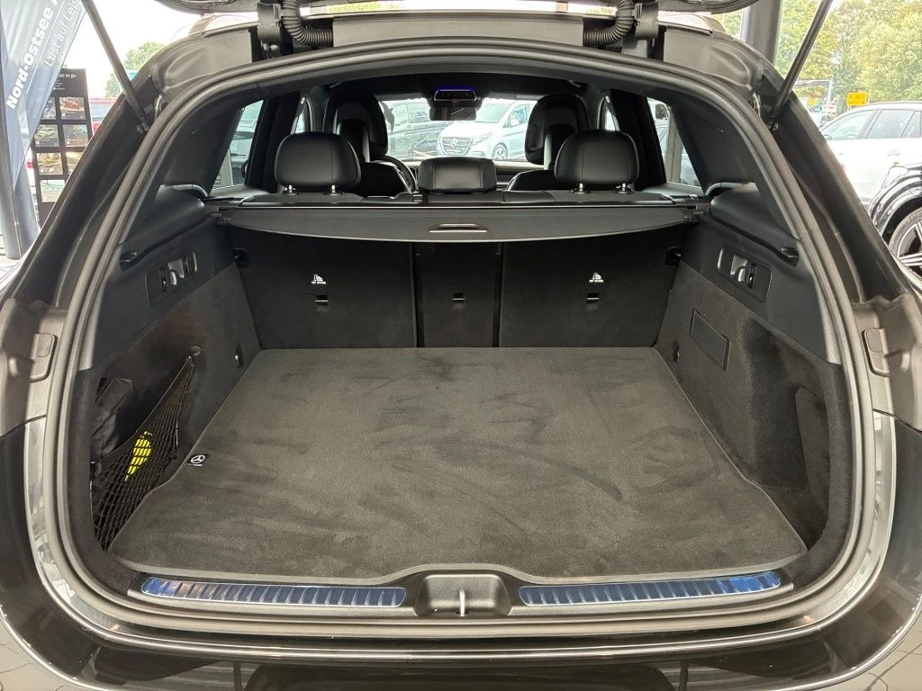 Mercedes-Benz-GLC 300 d-image-13