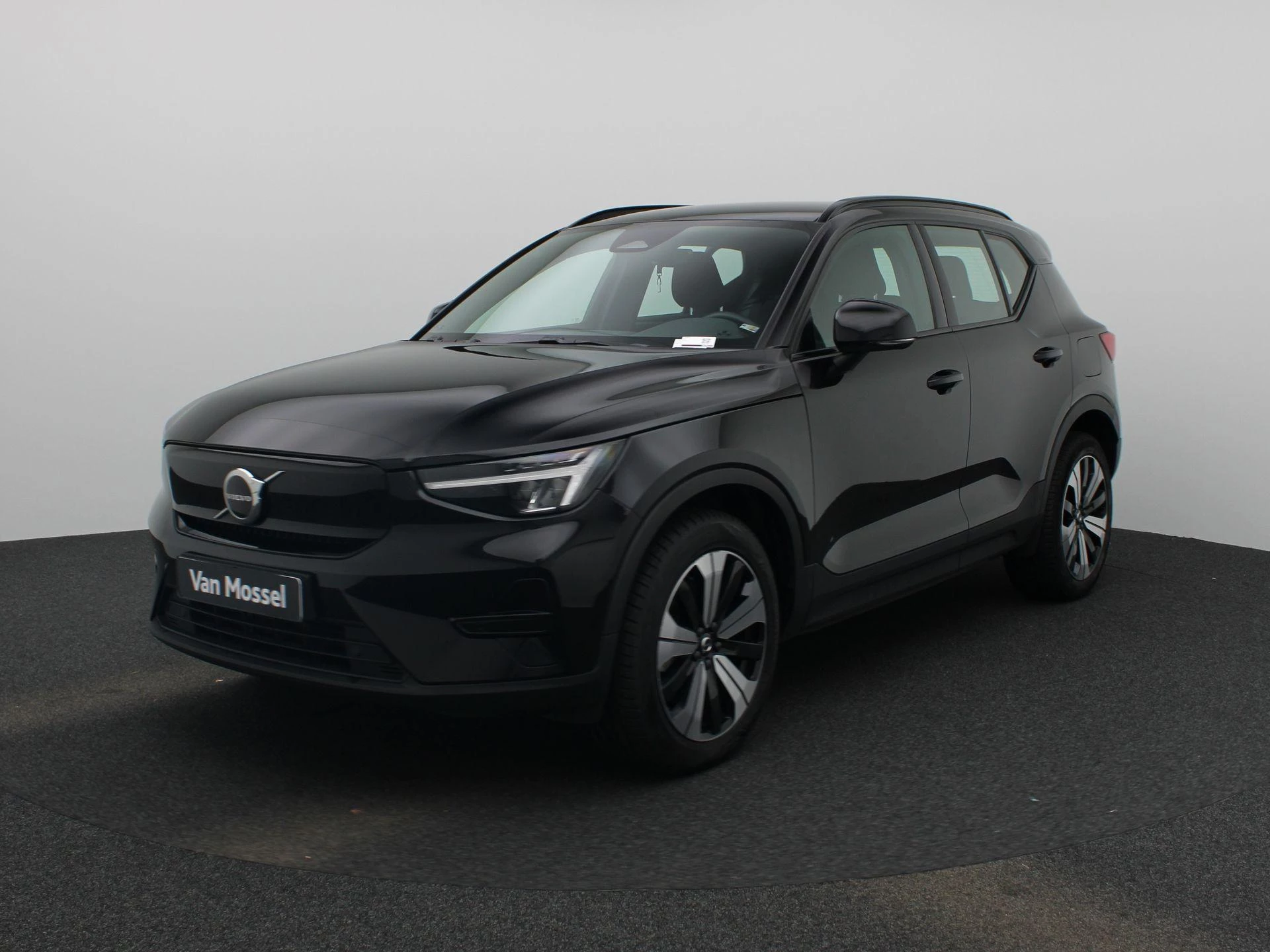 Volvo-XC40-image-0
