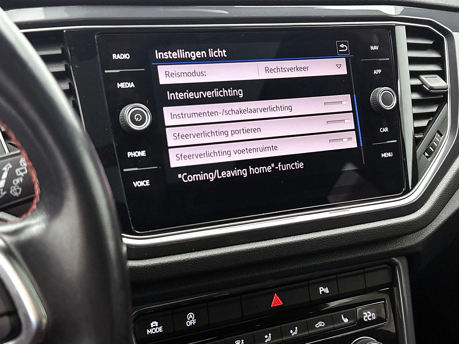 Volkswagen-T-Roc-image-37