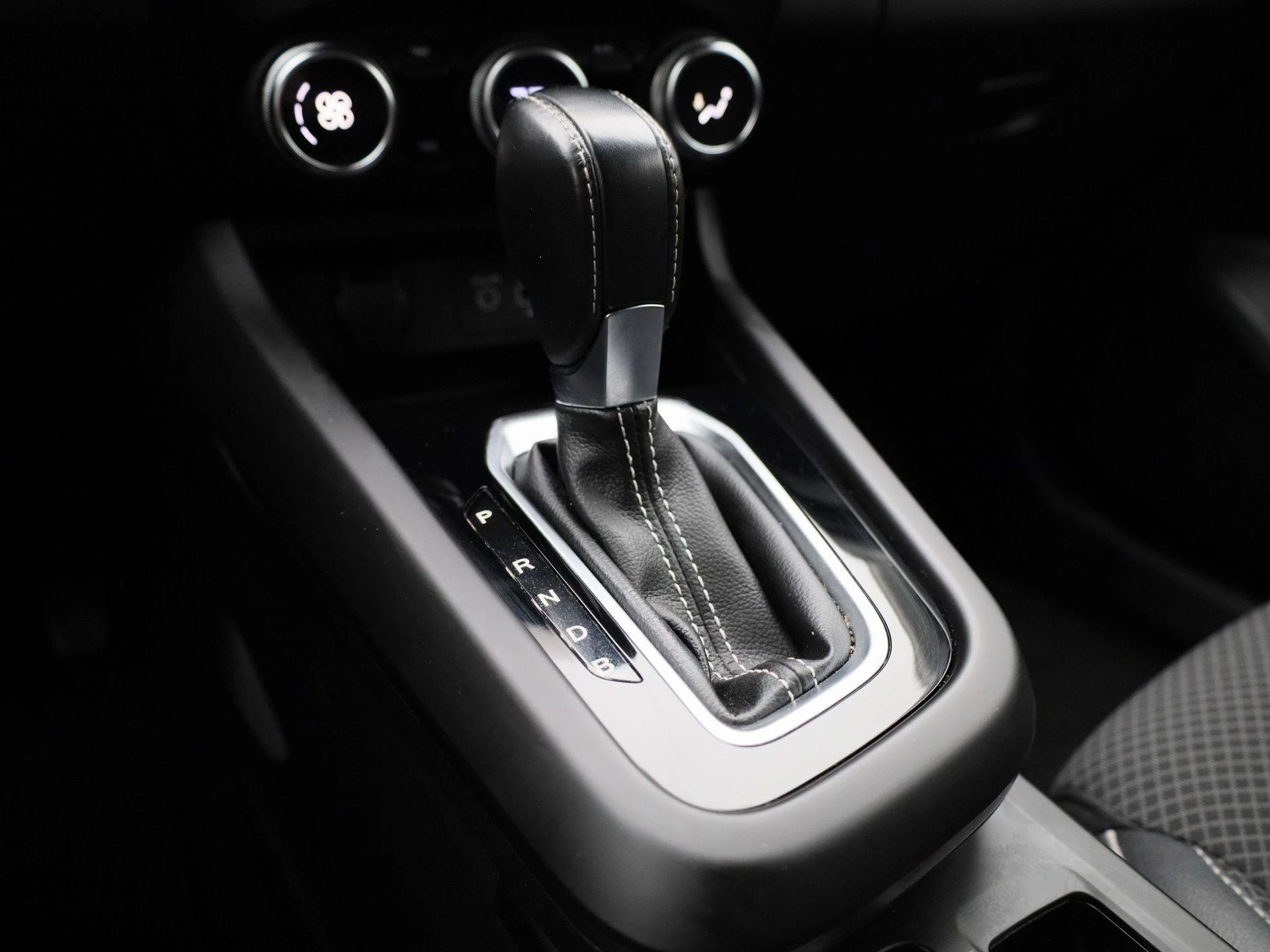 Renault-Arkana-image-18